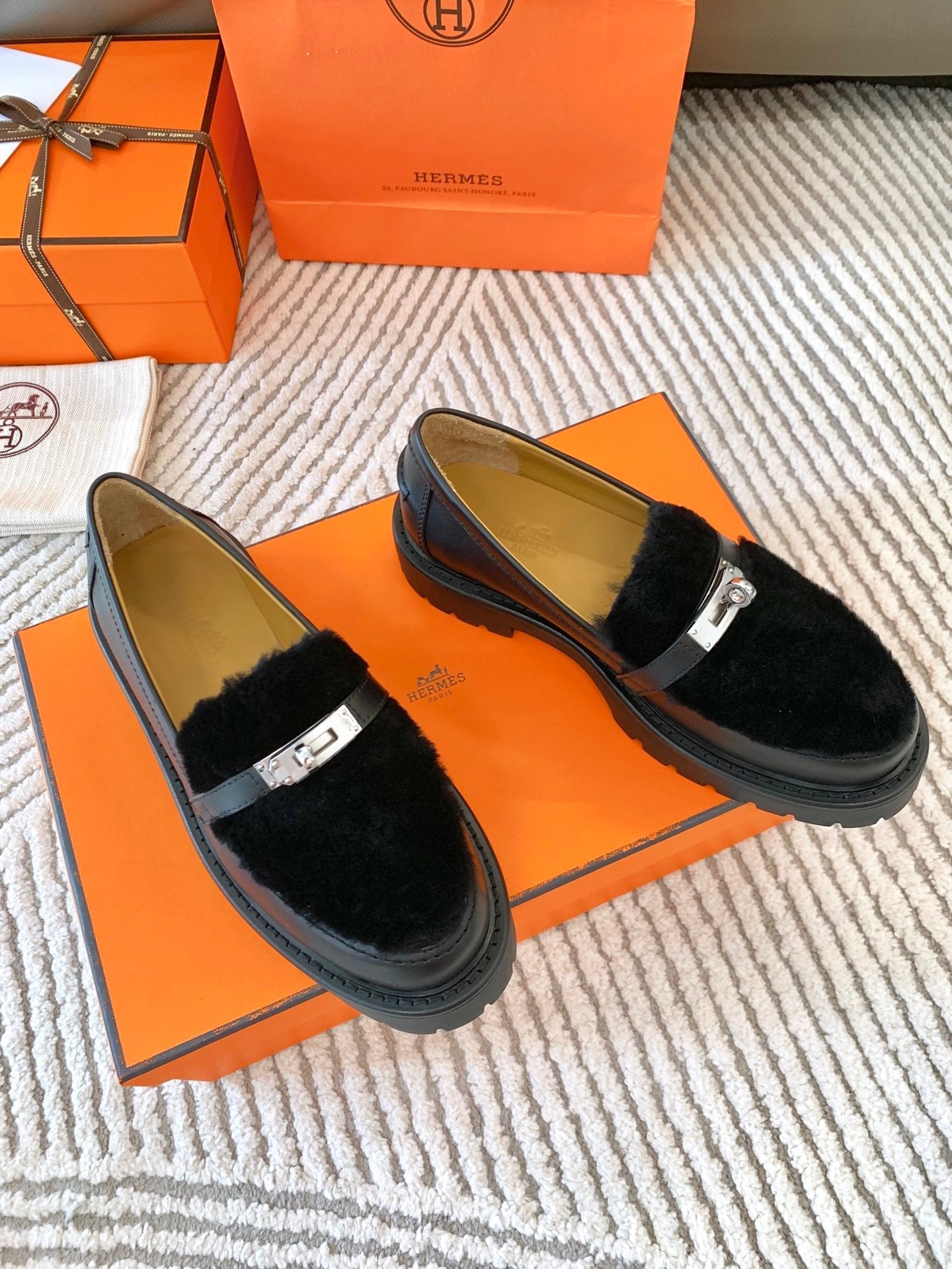 ICONE LOAFER IN BLACK CALFSKIN WITH BLACK SHEARLING - 34