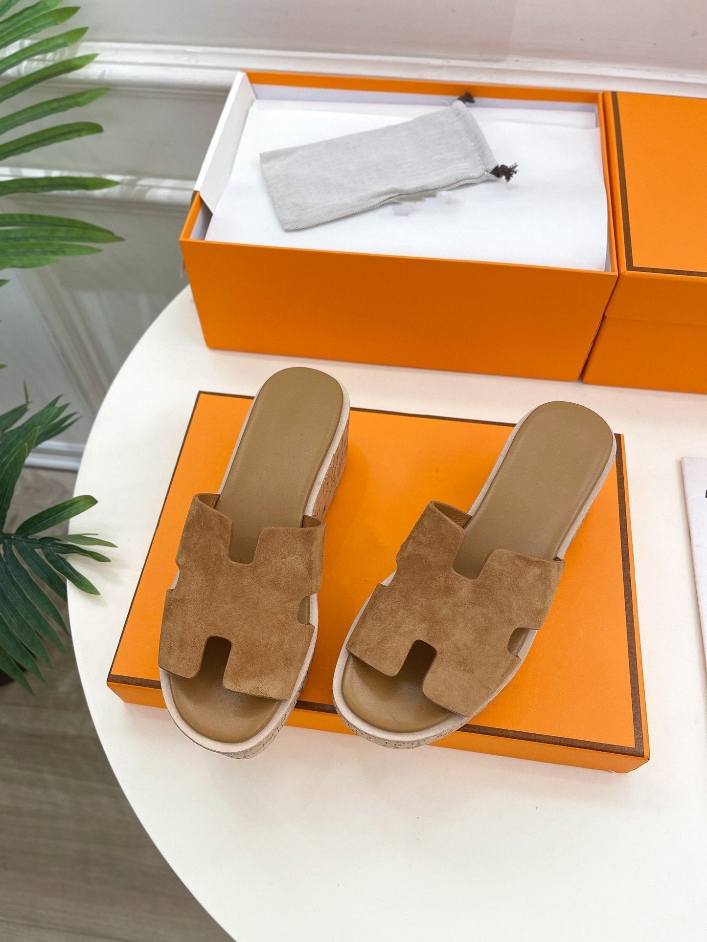 Eze 30 Sandal Brown Suede - 35