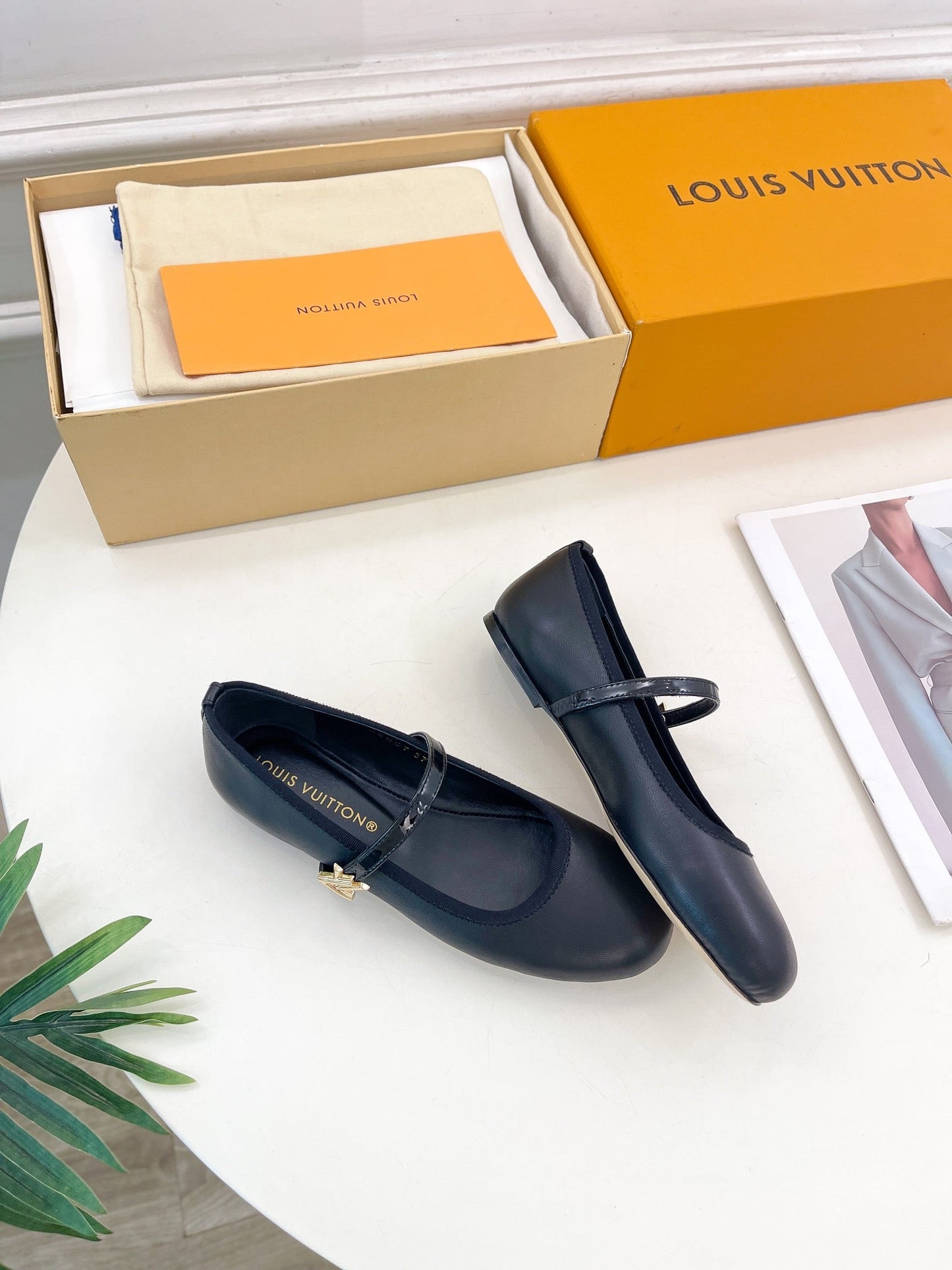 LV WOMEN ROMY FLAT BALLERINA IN BLACK METALLIC LAMBSKIN - 35
