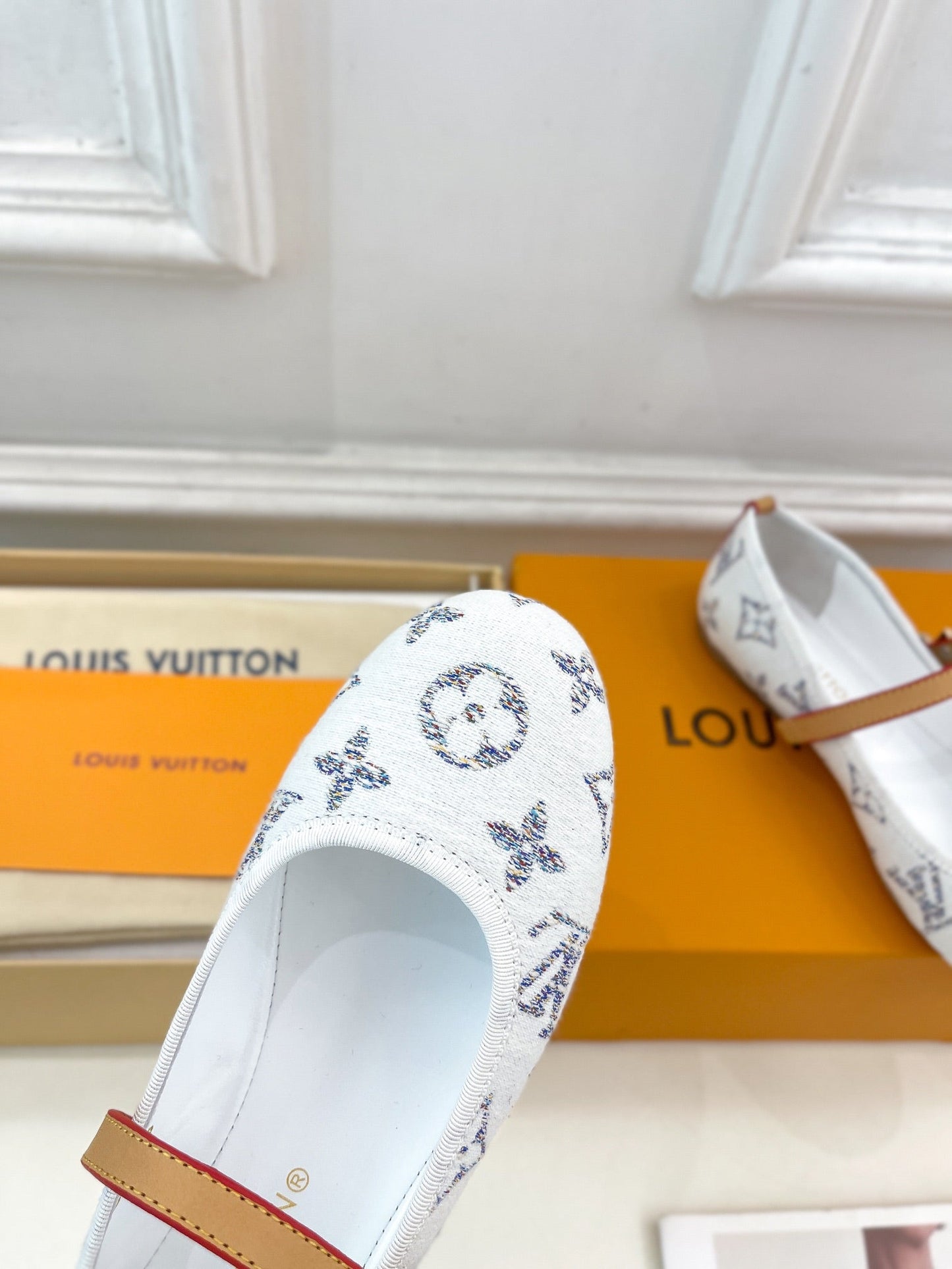 LV WOMEN ROMY FLAT BALLERINA IN WHITE MONOGRAM JACQUARD - 35
