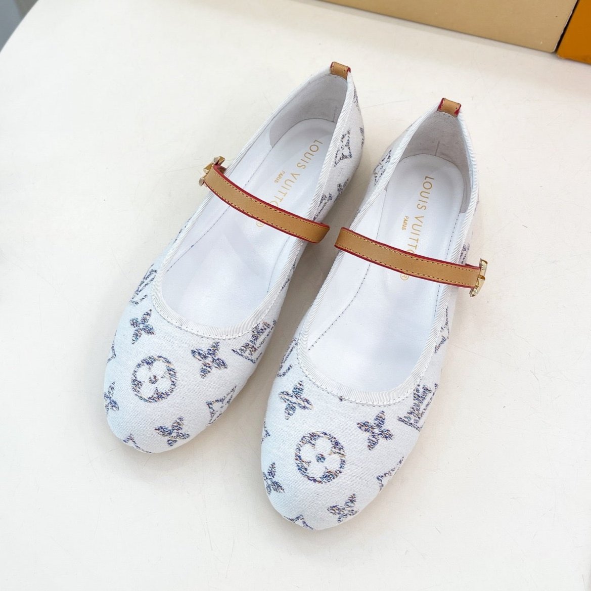 LV WOMEN ROMY FLAT BALLERINA IN WHITE MONOGRAM JACQUARD - 35