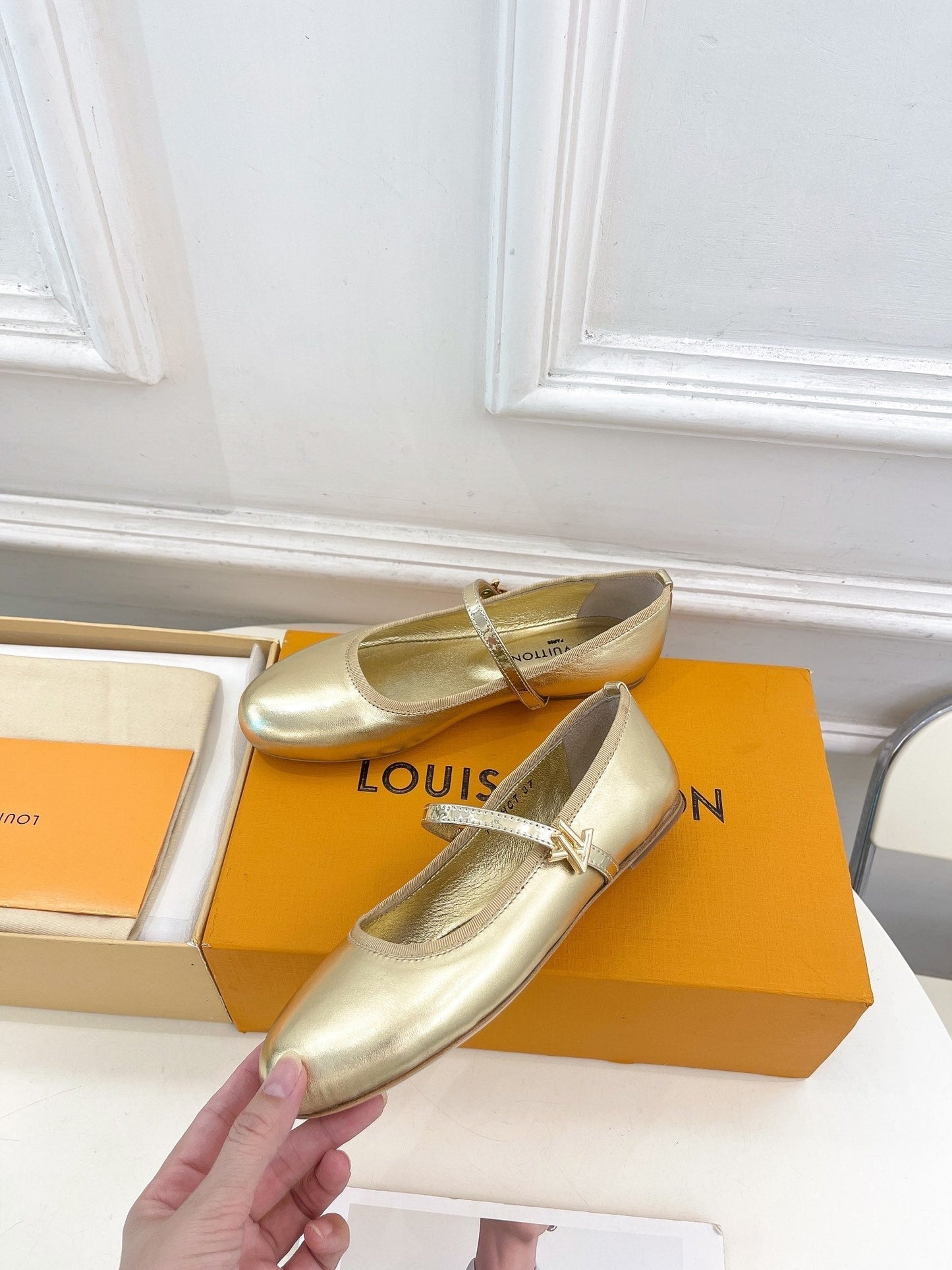 LV WOMEN ROMY FLAT BALLERINA IN GOLDEN METALLIC LAMBSKIN - 35