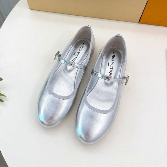 LV WOMEN ROMY FLAT BALLERINA IN SILVER METALLIC LAMBSKIN - 35