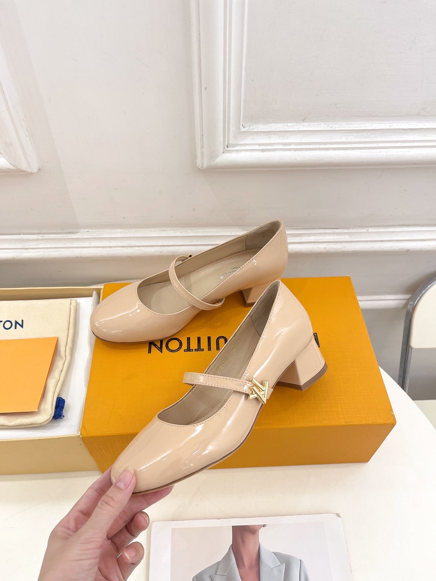 LV WOMEN ROMY HIGH BALLERINA IN GLOSSY BEIGE LAMBSKIN - 35