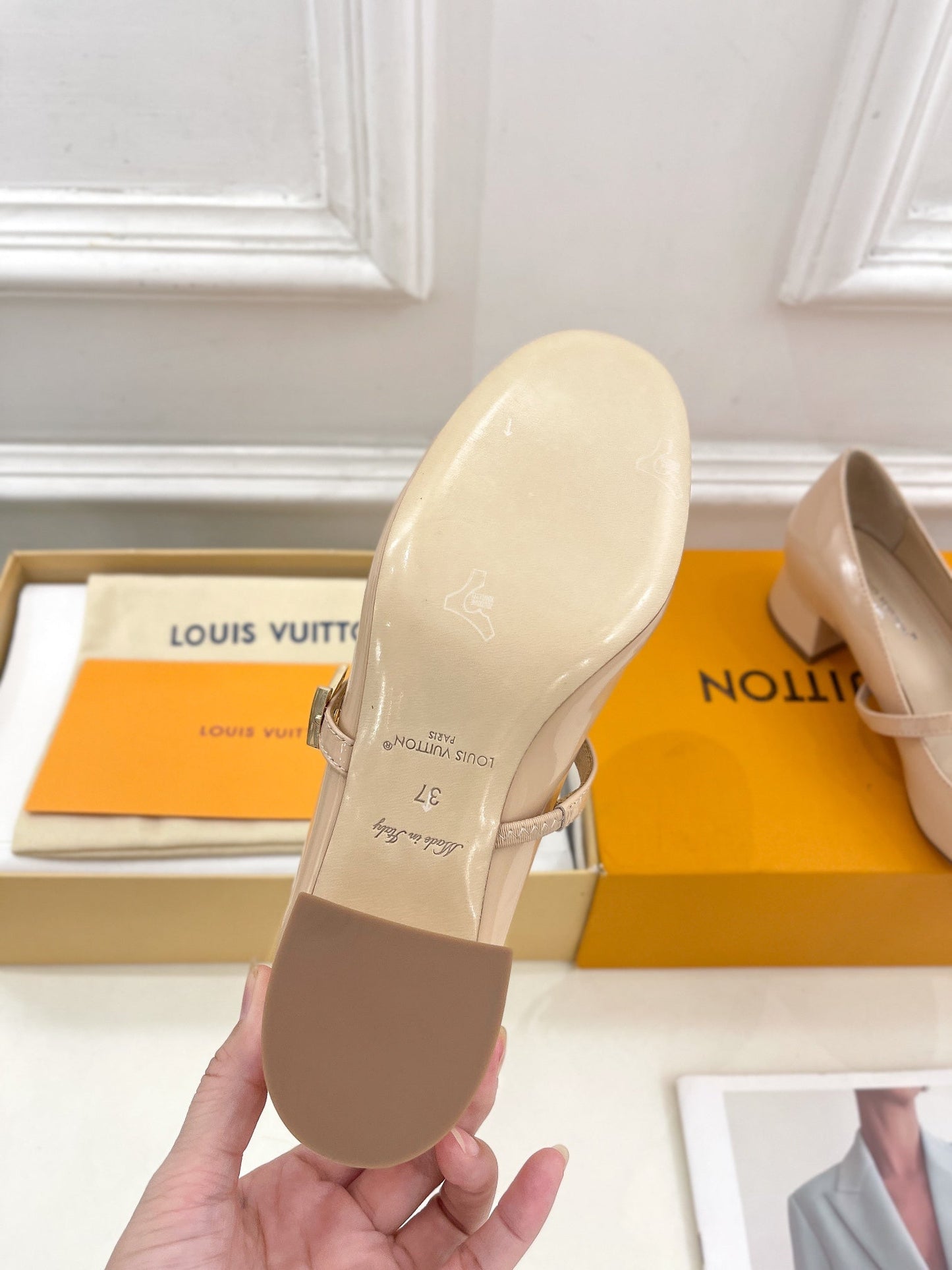 LV WOMEN ROMY HIGH BALLERINA IN GLOSSY BEIGE LAMBSKIN - 35