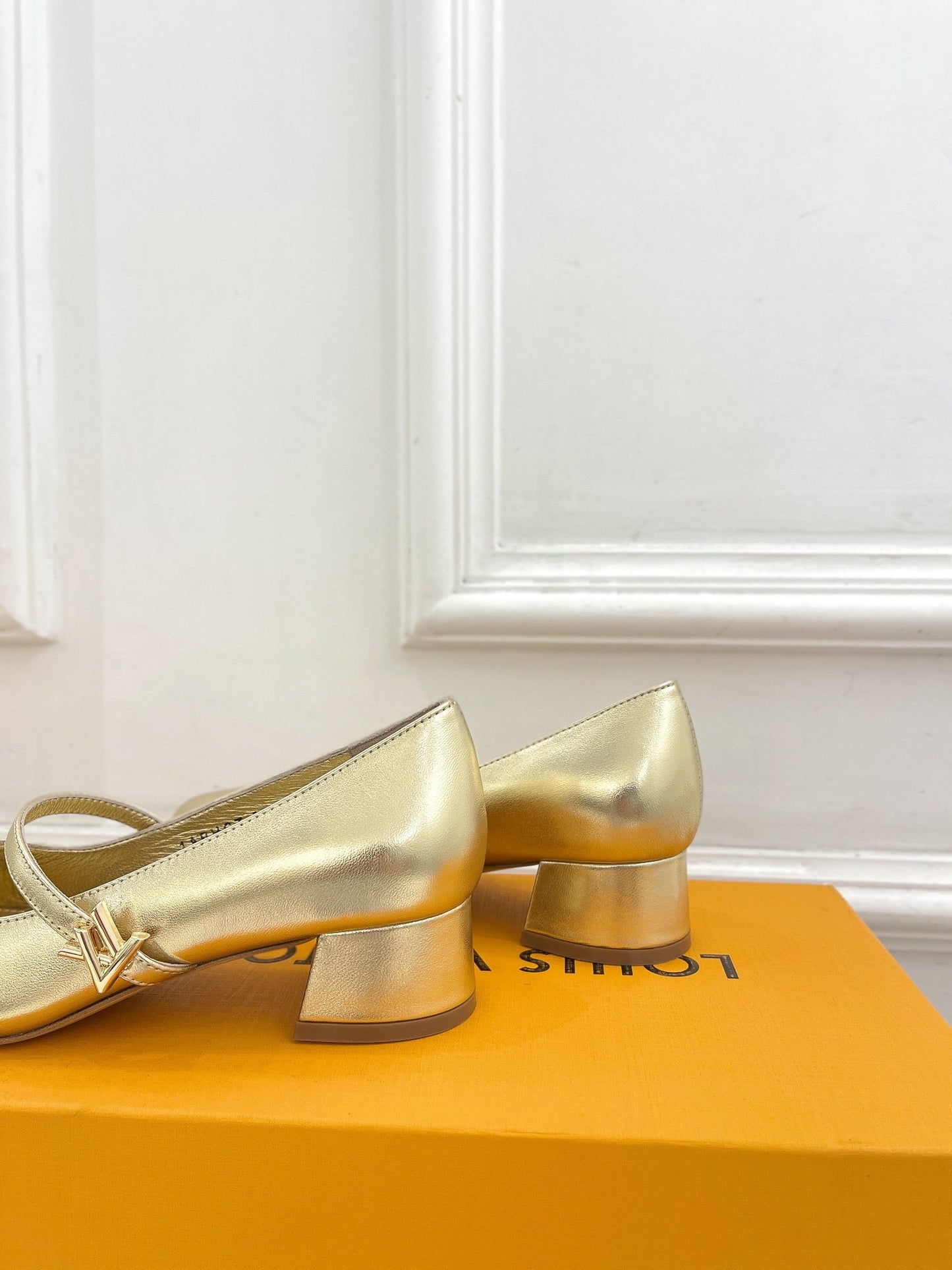 LV WOMEN ROMY HIGH BALLERINA IN GOLDEN METALLIC LAMBSKIN - 35