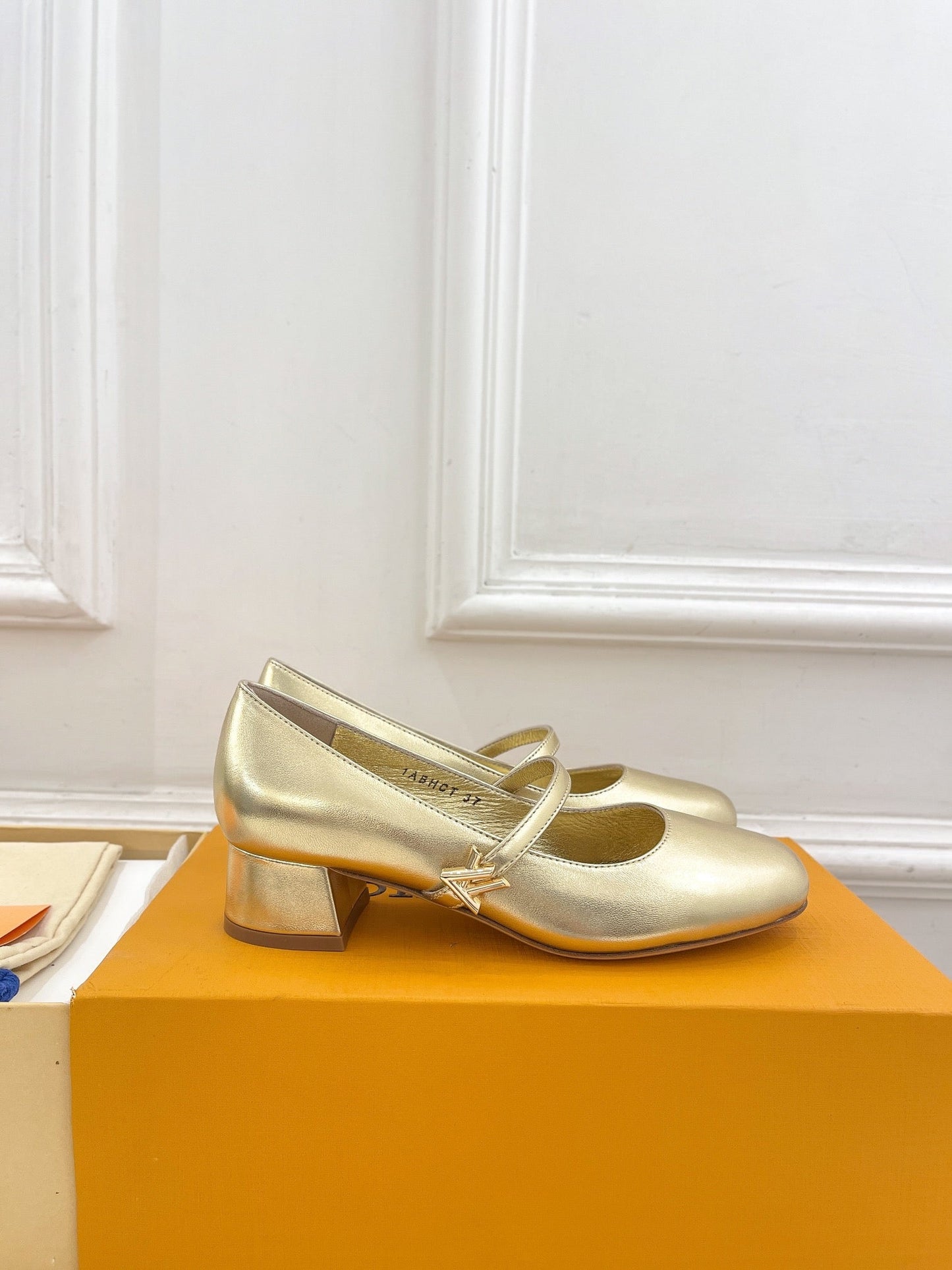 LV WOMEN ROMY HIGH BALLERINA IN GOLDEN METALLIC LAMBSKIN - 35