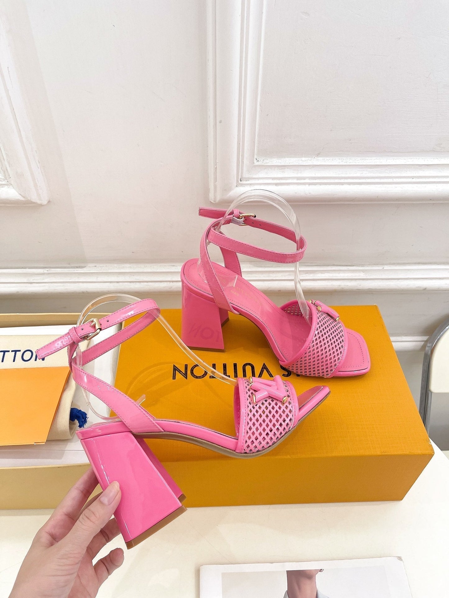 LV WOMEN HIGH SANDAL IN BRIGHT PINK CALFSKIN - 35