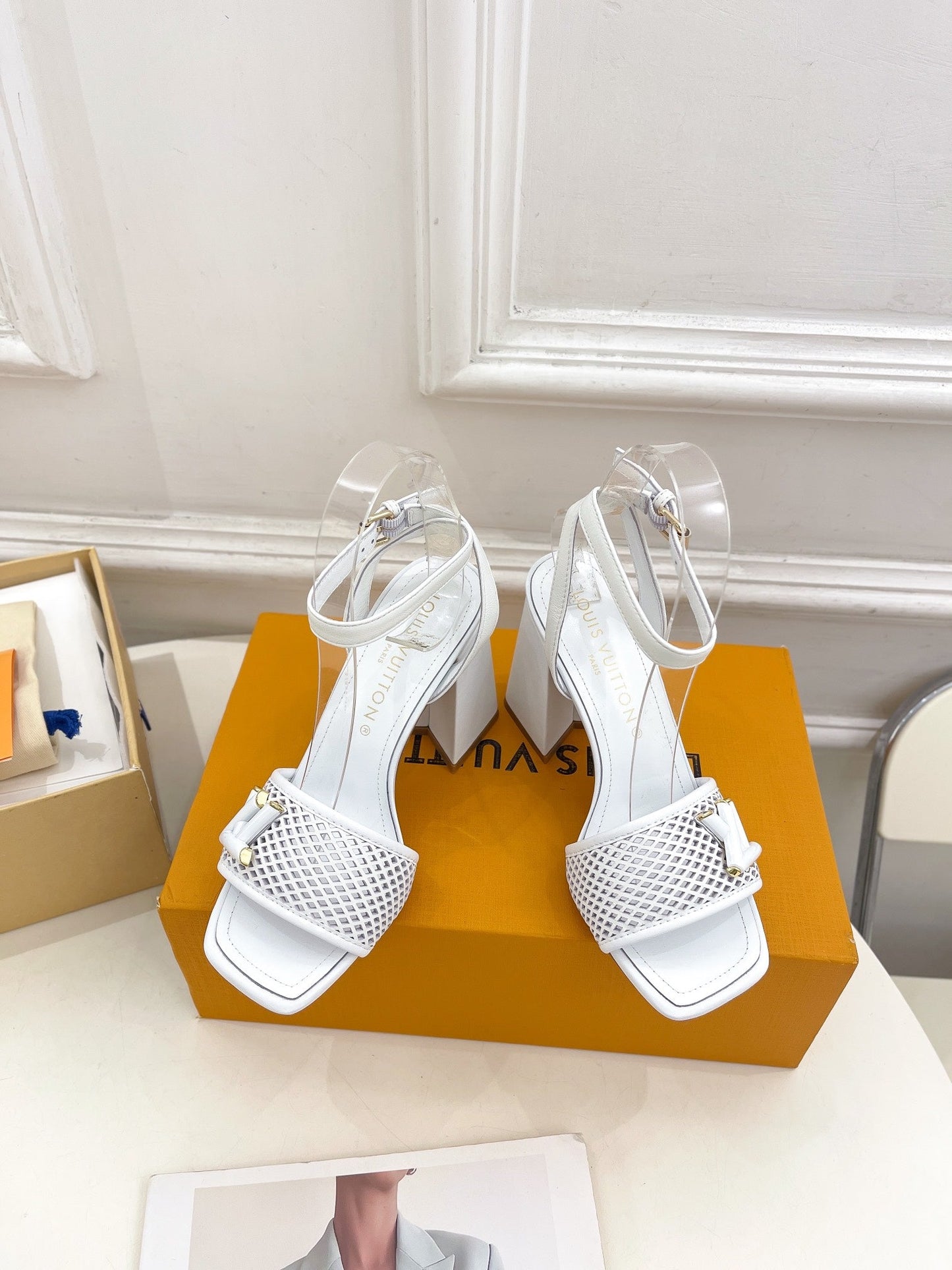 LV WOMEN HIGH SANDAL IN WHITE CALFSKIN - 35