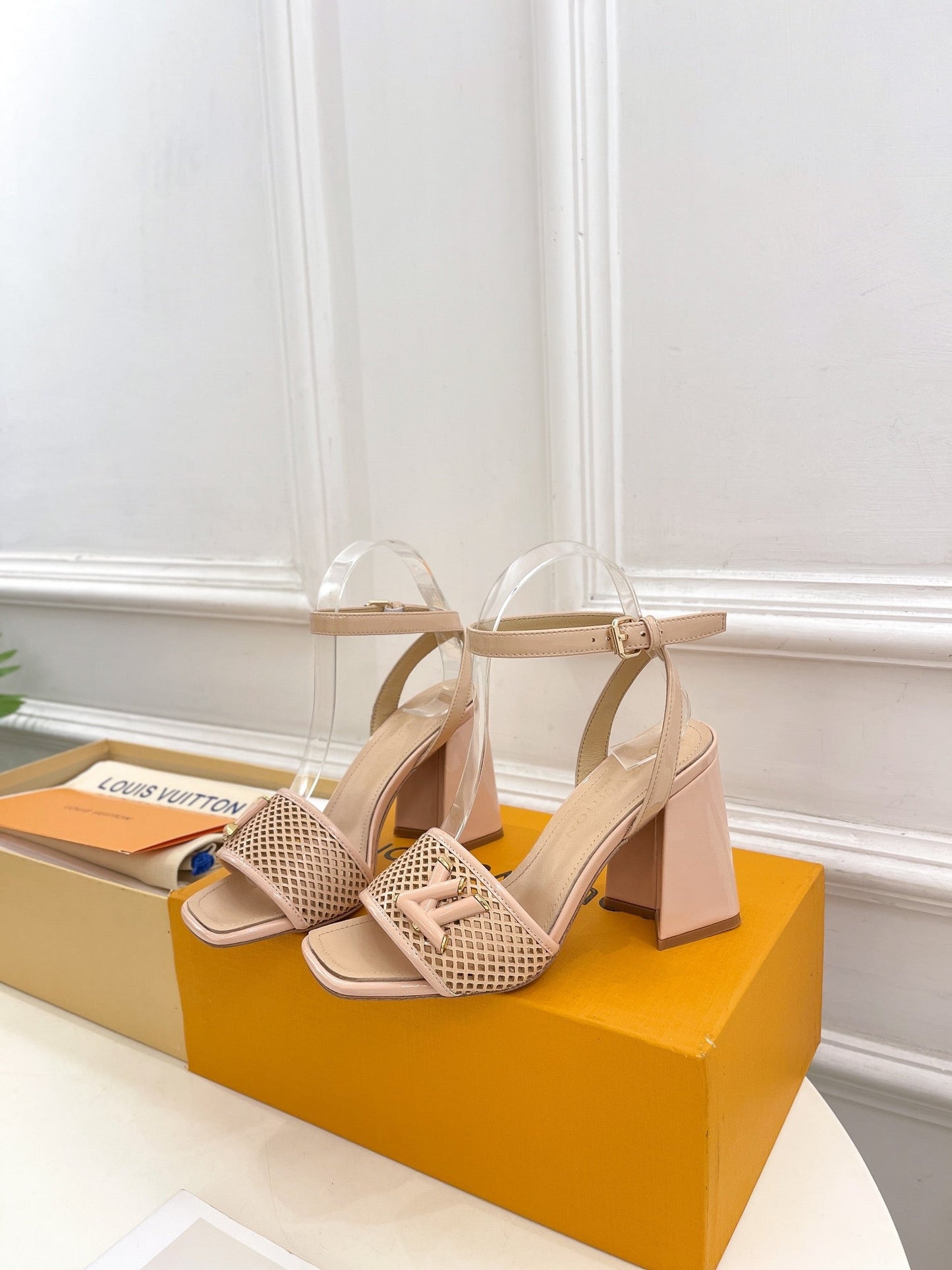 LV WOMEN HIGH SANDAL IN BEIGE CREAM CALFSKIN - 35