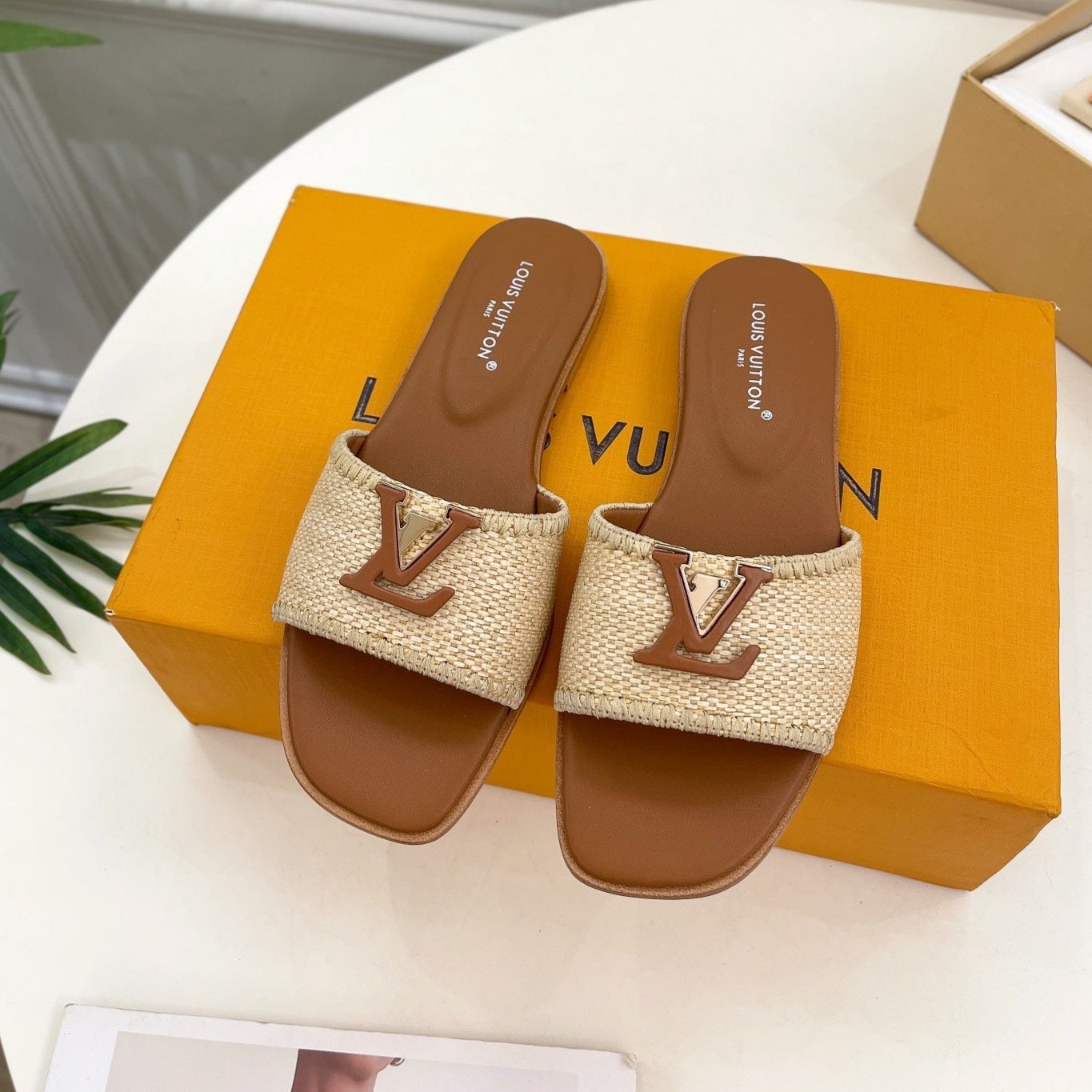 LV WOMEN CAPRI FLAT MULES IN CHOCOLATE BROWN LEATHER AND RAFFIA - 35