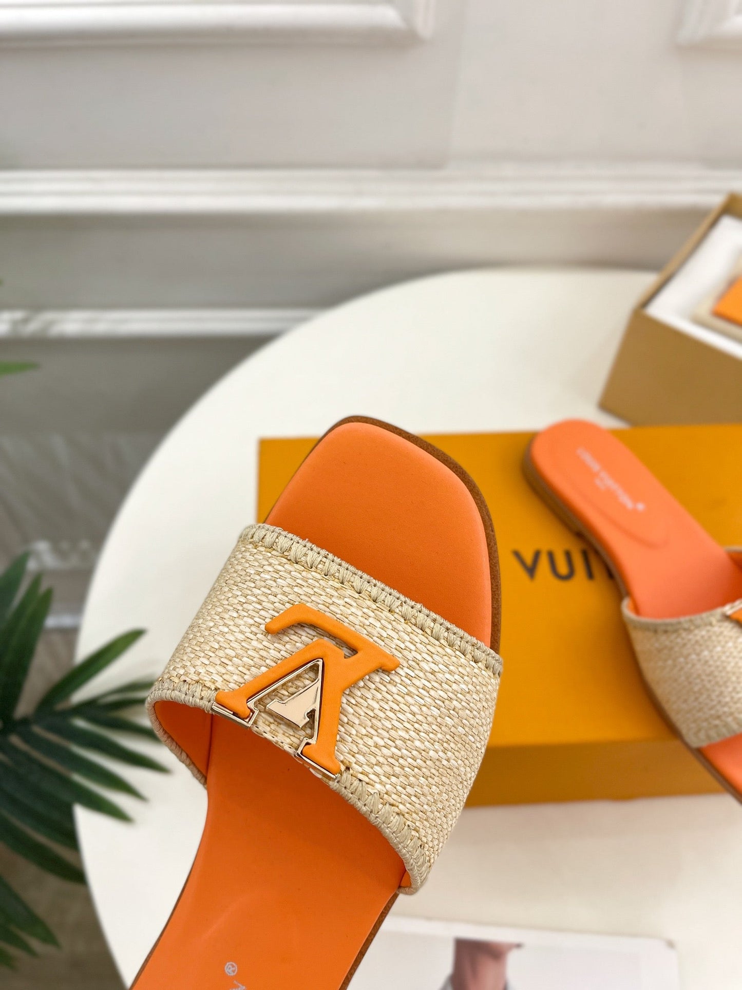 LV WOMEN CAPRI FLAT MULES IN TIGER ORANGE LEATHER AND RAFFIA - 35