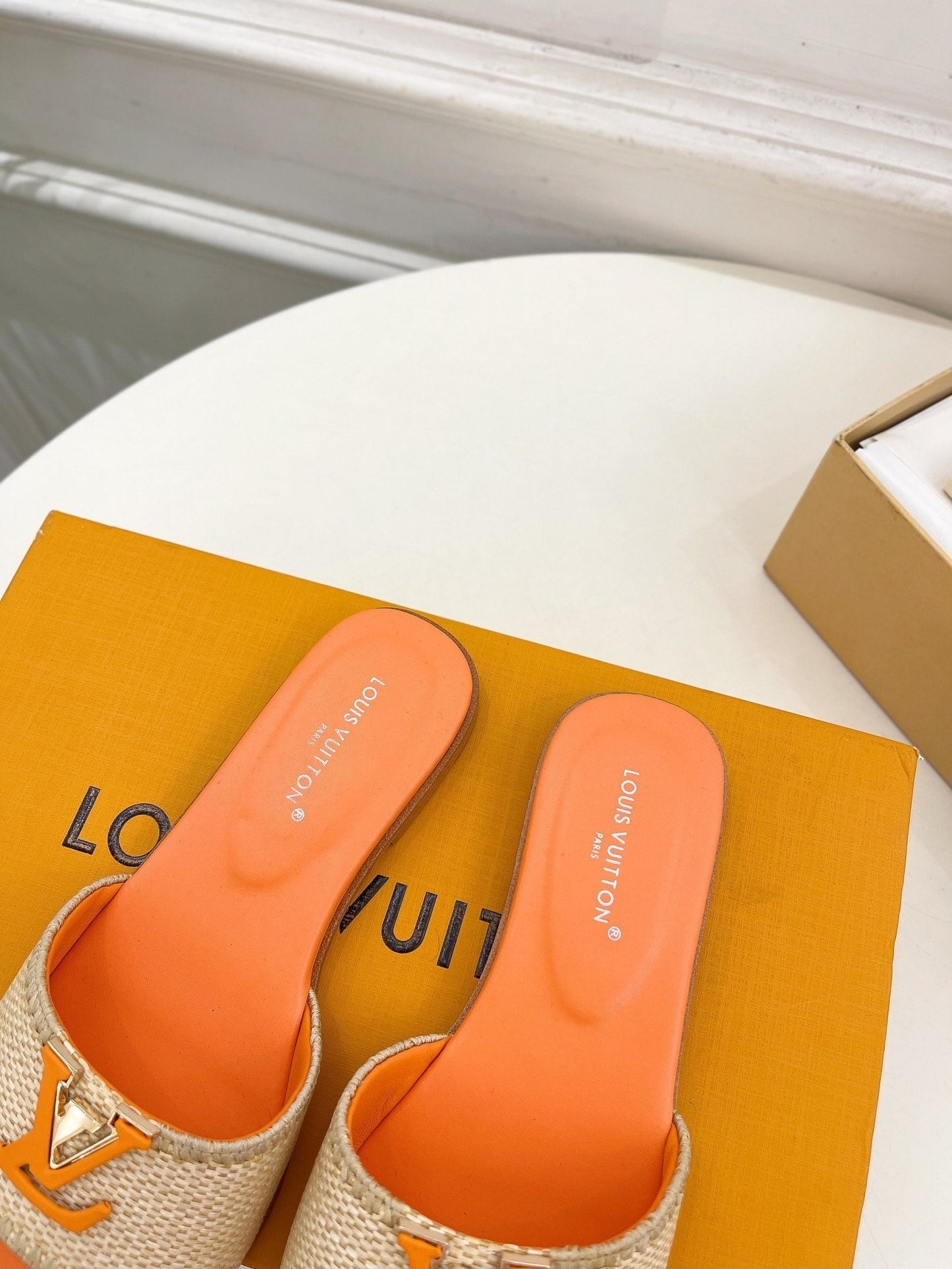 LV WOMEN CAPRI FLAT MULES IN TIGER ORANGE LEATHER AND RAFFIA - 35
