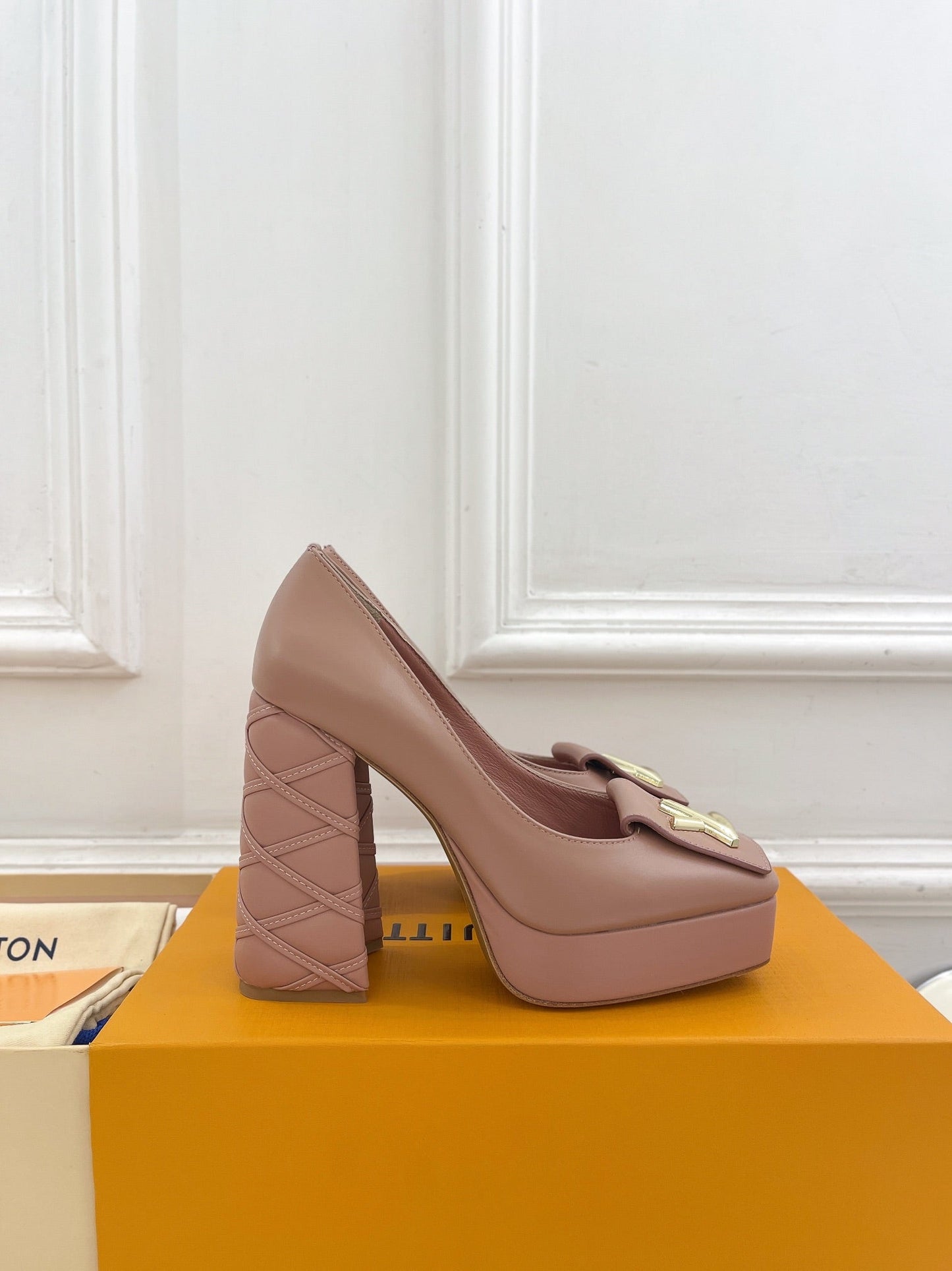 SHAKE MARY JANE HIGH HEEL 12 CM IN CREPE PINK CALFSKIN - 34