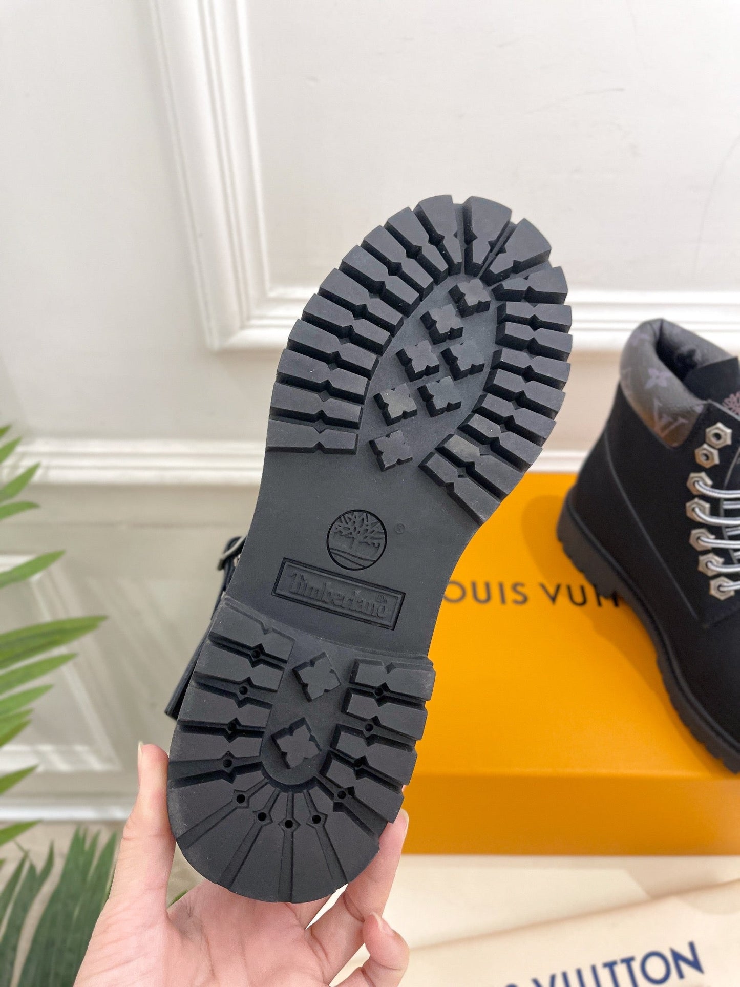 LV X TIMBERLAND MARTIN BOOT IN BLACK SUEDE - 35