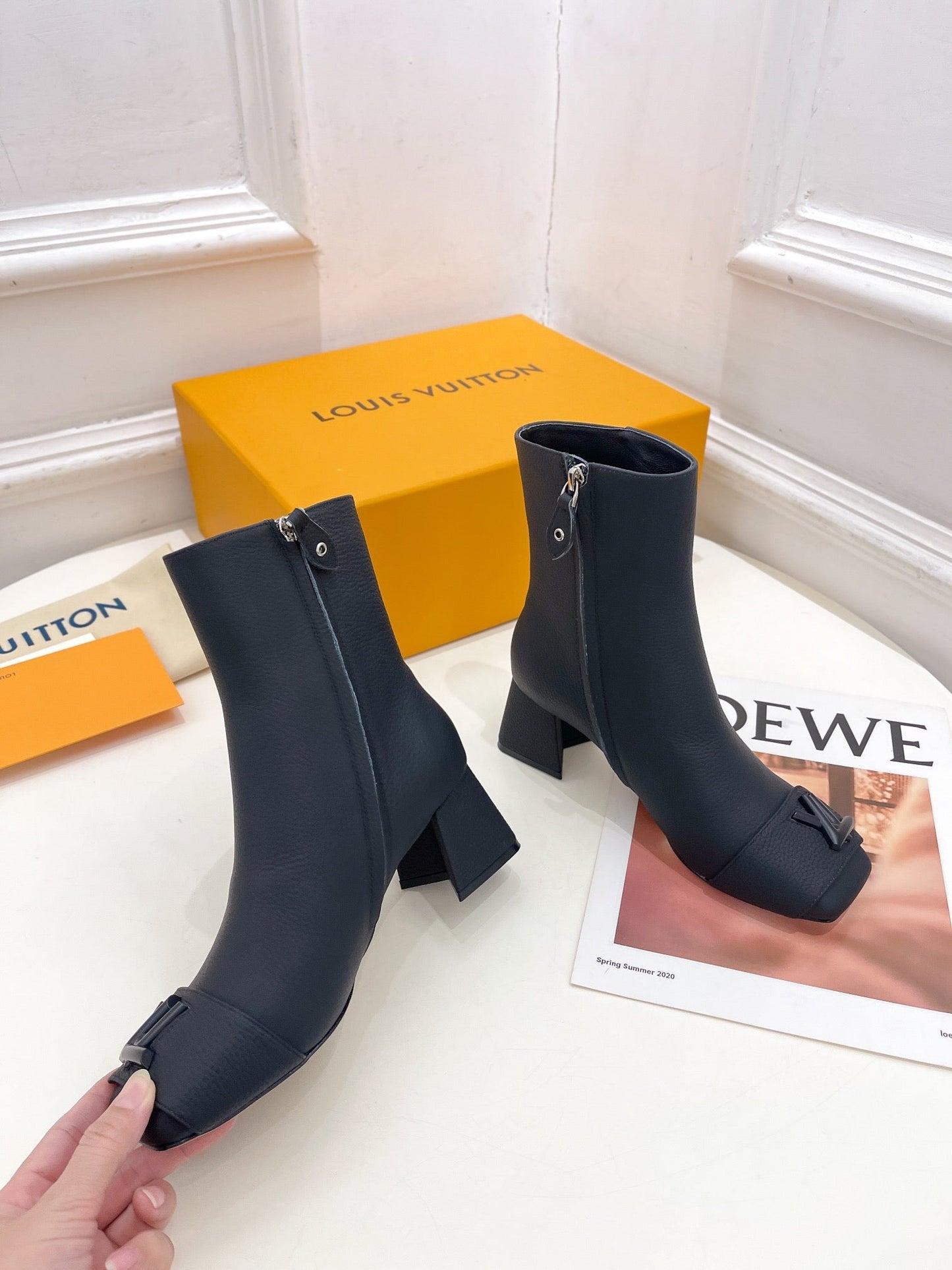 ANKLE BOOTS BLOCK HEEL 5.5 CM IN BLACK PEPPLE CALFSKIN - 35