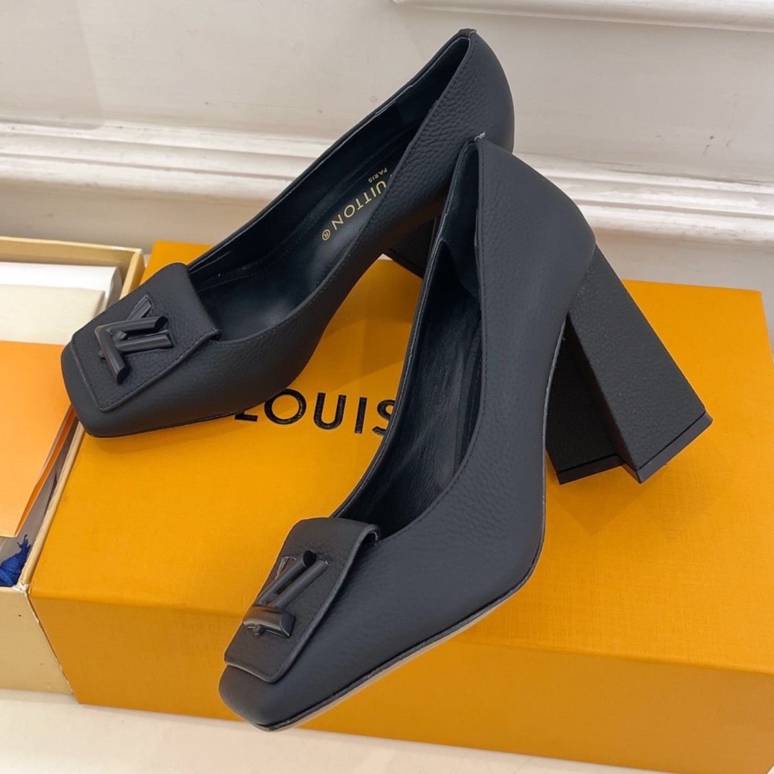 SHAKE PUMP BLOCK HEEL 9 CM SANDALS IN BLACK PEPPLE CALFSKIN - 35