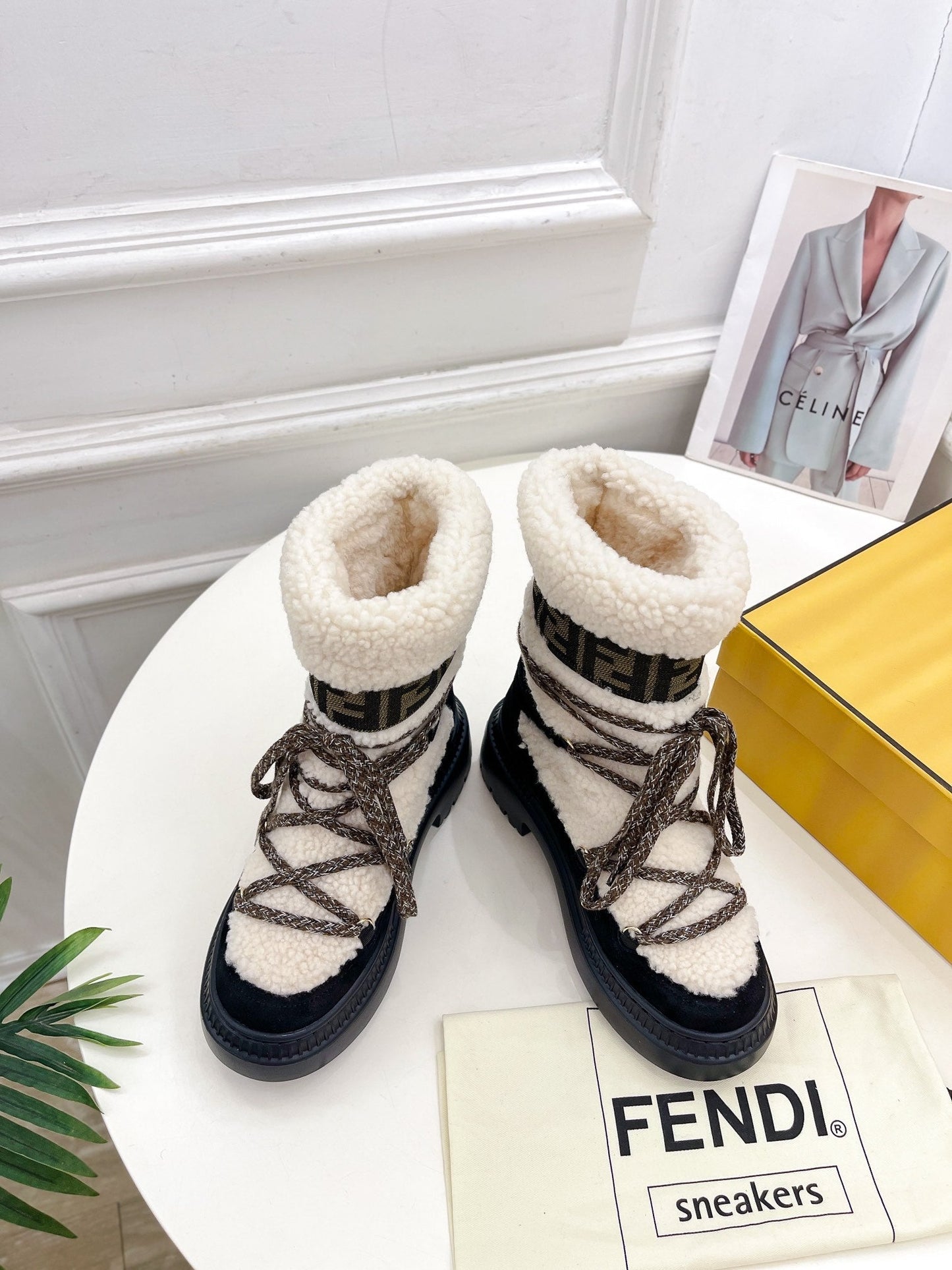 FENDI BOOTS 50MM IN BLACK AND BEIGE SHEARLING AND SUEDE - 35