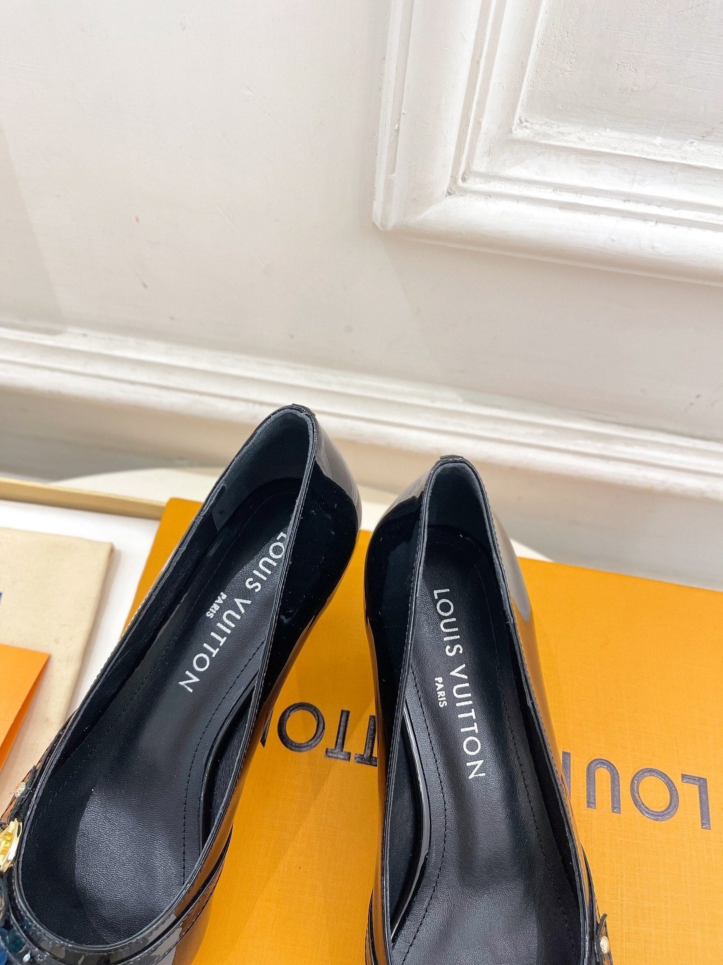 6AM HIGH PUMP 5 CM IN BLACK PATENT CALFSKIN - 35