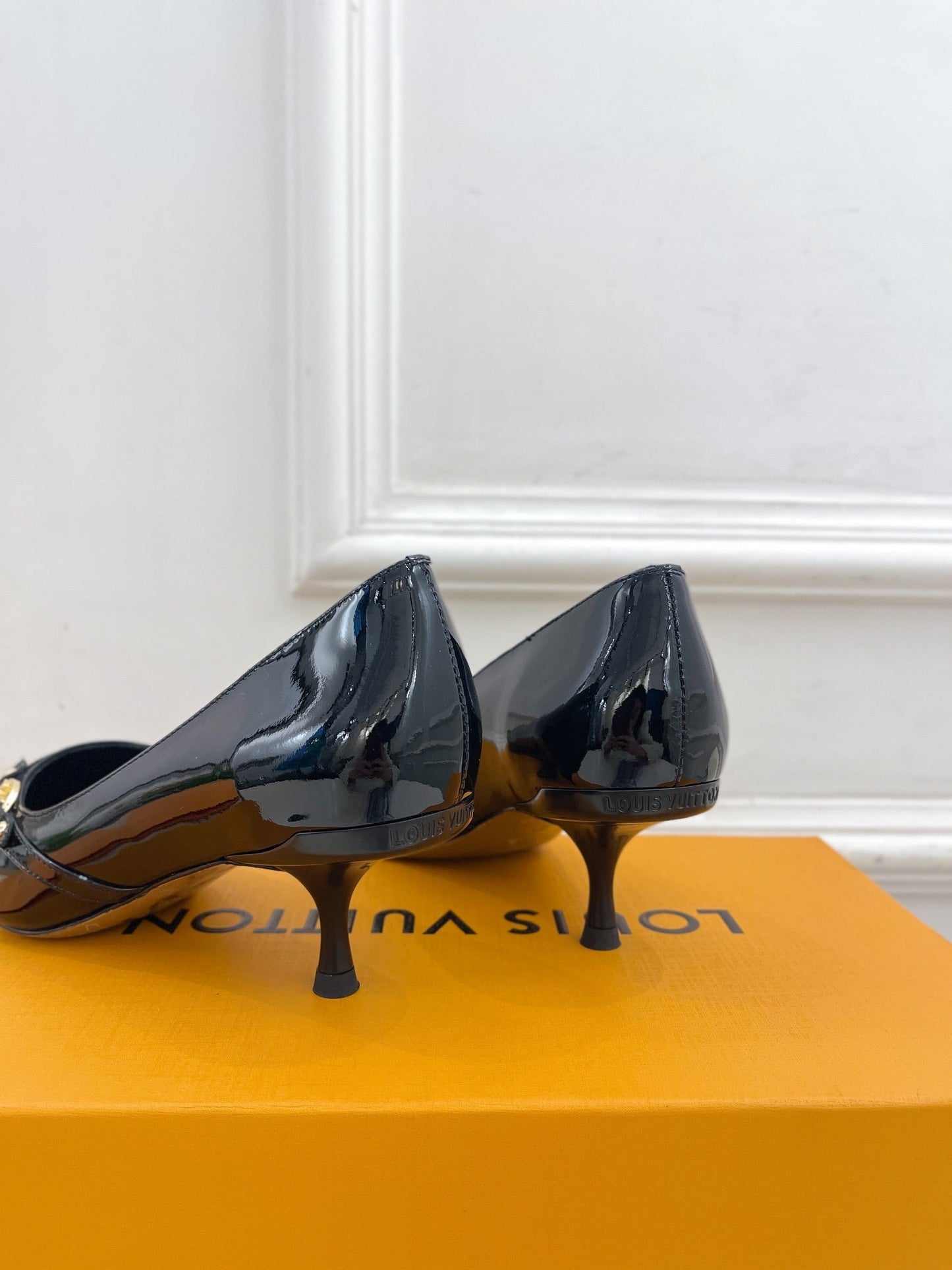 6AM HIGH PUMP 5 CM IN BLACK PATENT CALFSKIN - 35