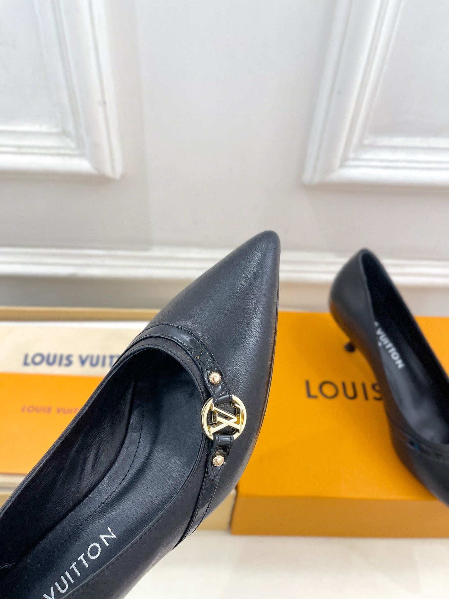 6AM HIGH PUMP 5 CM IN BLACK CALFSKIN - 35