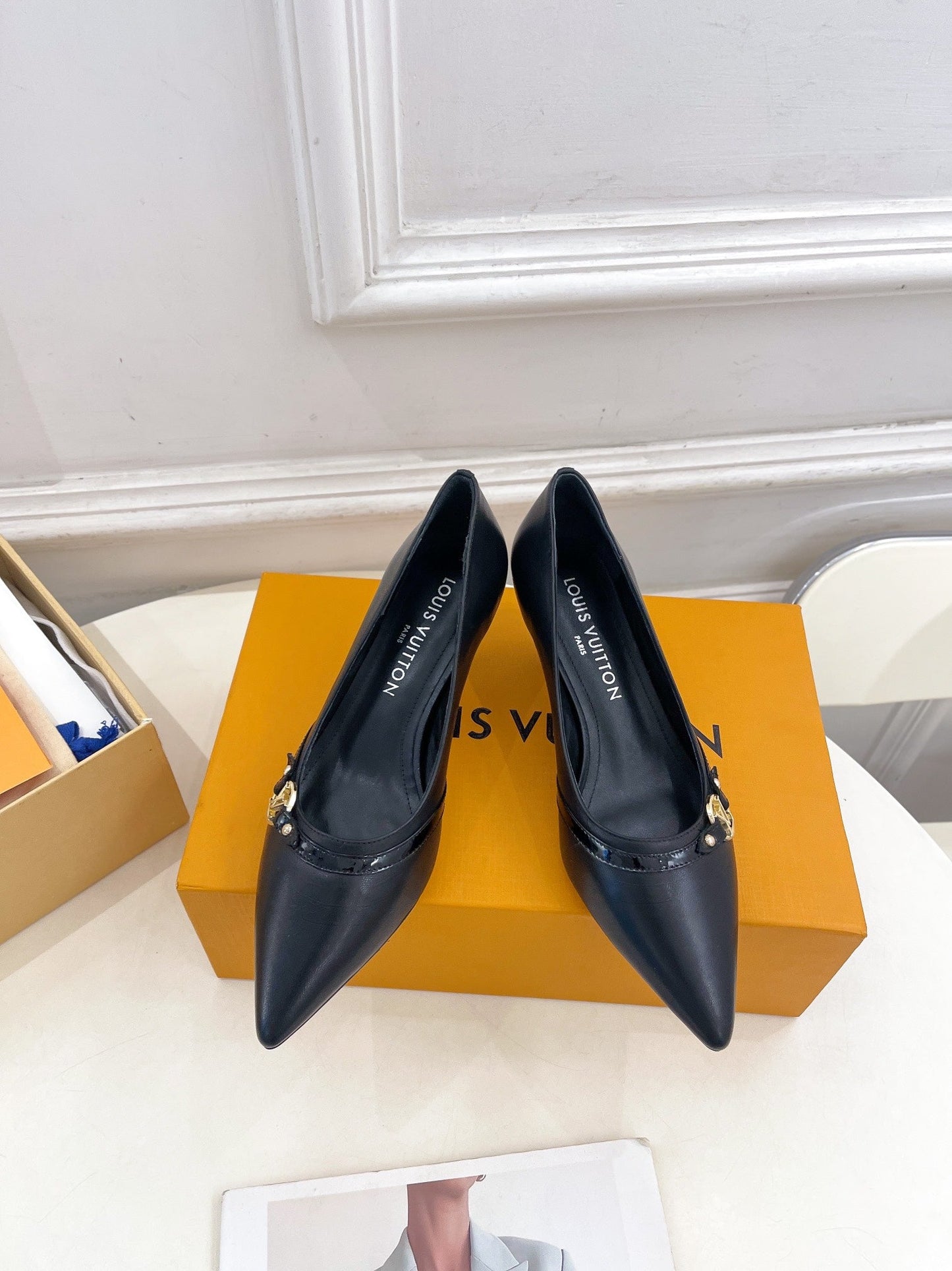 6AM HIGH PUMP 5 CM IN BLACK CALFSKIN - 35