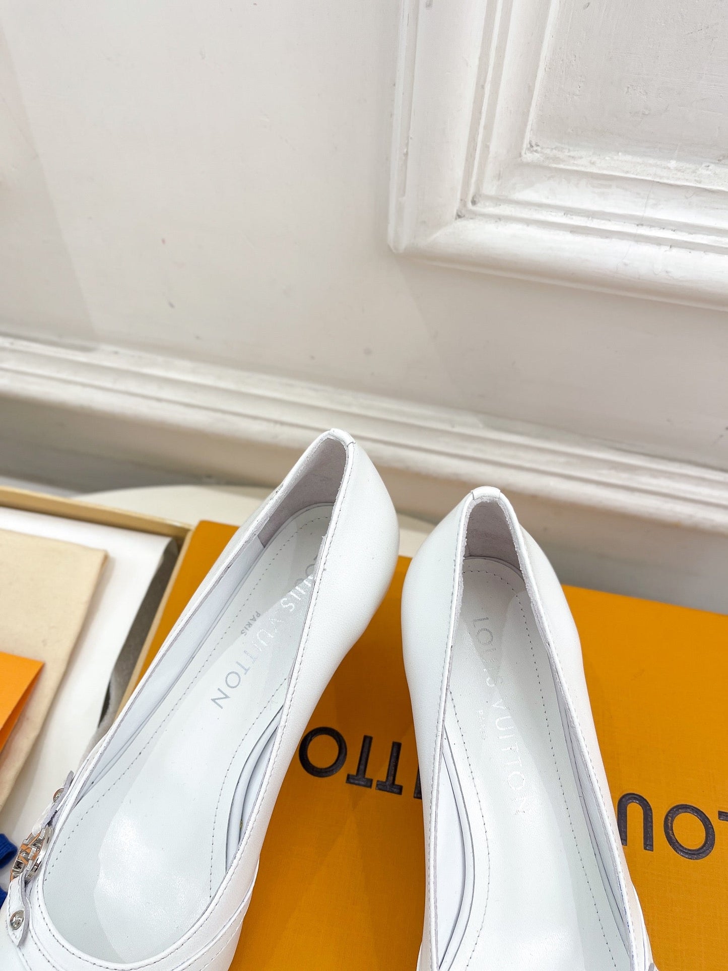 6AM HIGH PUMP 5 CM IN WHITE CALFSKIN - 35