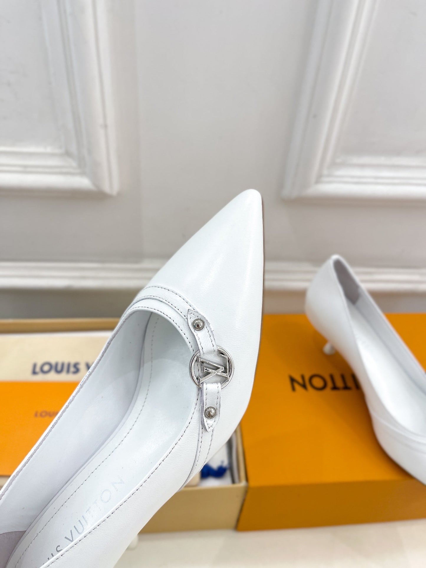 6AM HIGH PUMP 5 CM IN WHITE CALFSKIN - 35