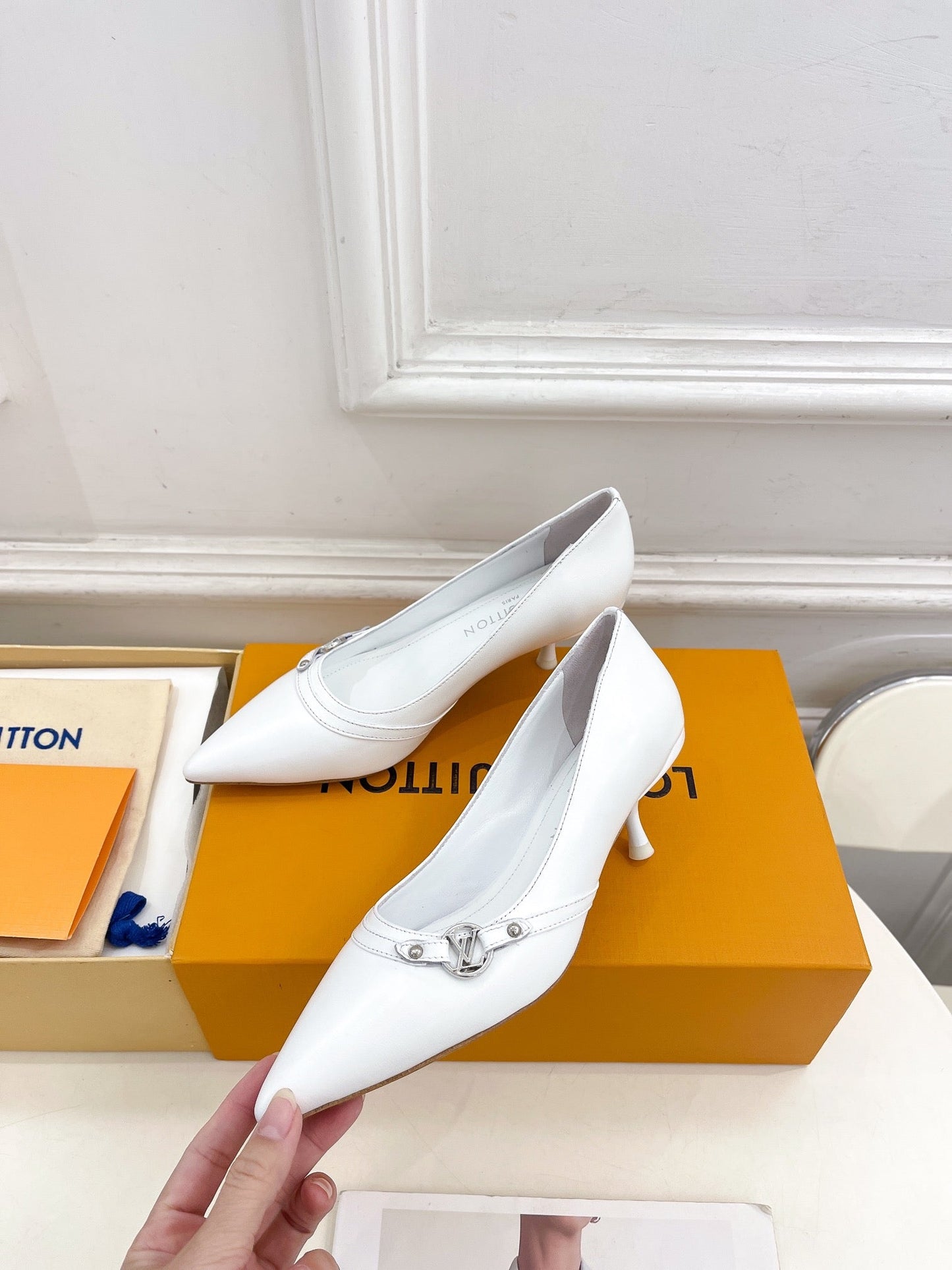6AM HIGH PUMP 5 CM IN WHITE CALFSKIN - 35