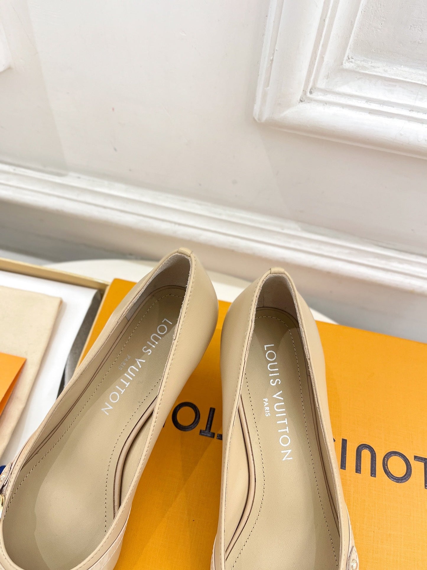 6AM HIGH PUMP 5 CM IN BISQUE BEIGE CALFSKIN - 35