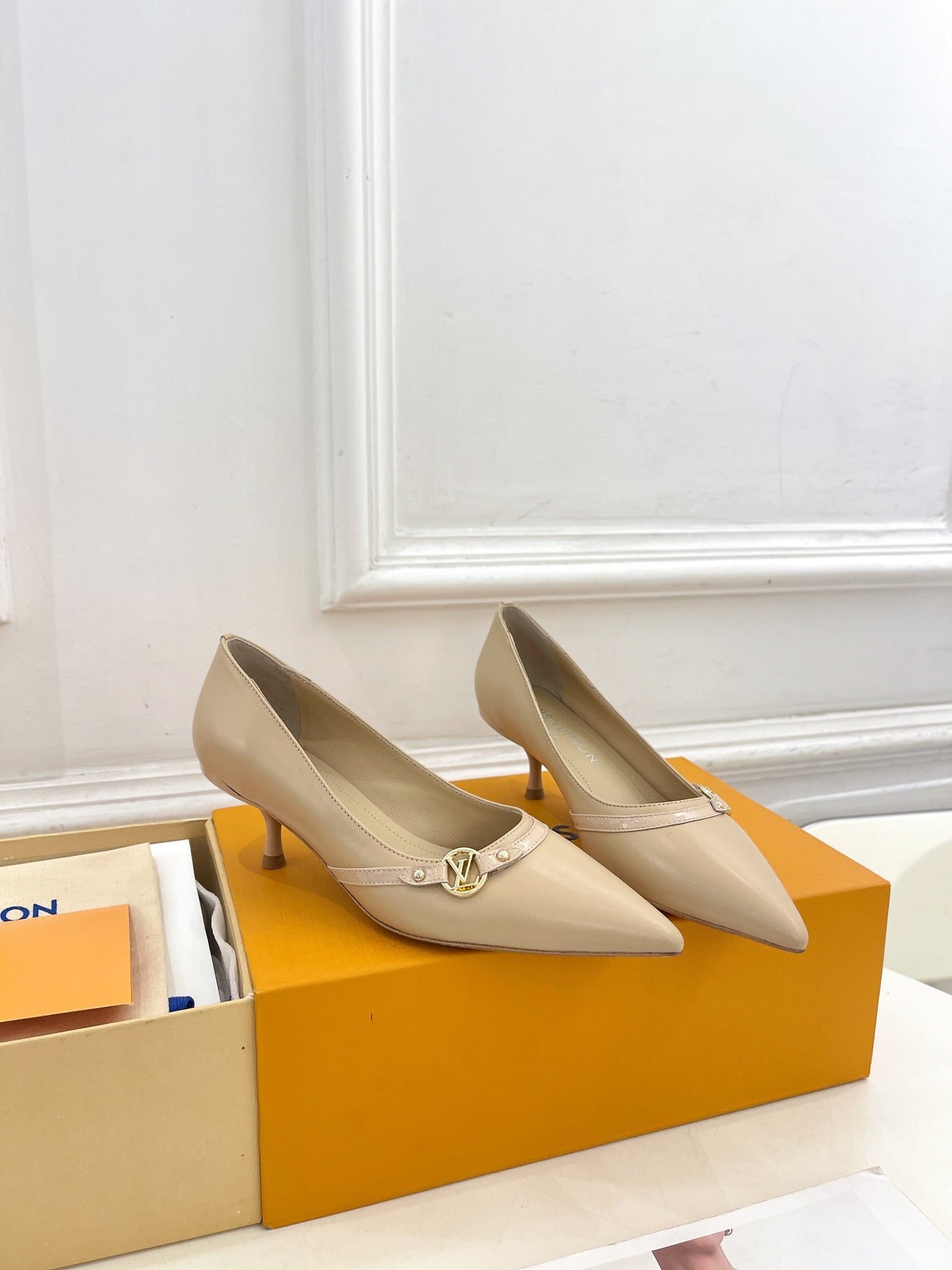 6AM HIGH PUMP 5 CM IN BISQUE BEIGE CALFSKIN - 35