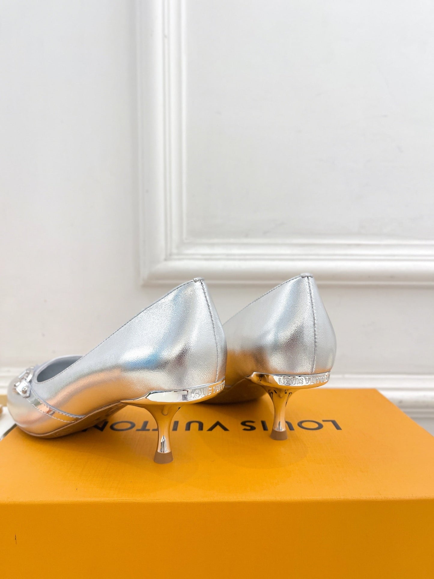 6AM HIGH PUMP 5 CM IN SILVER CALFSKIN - 35