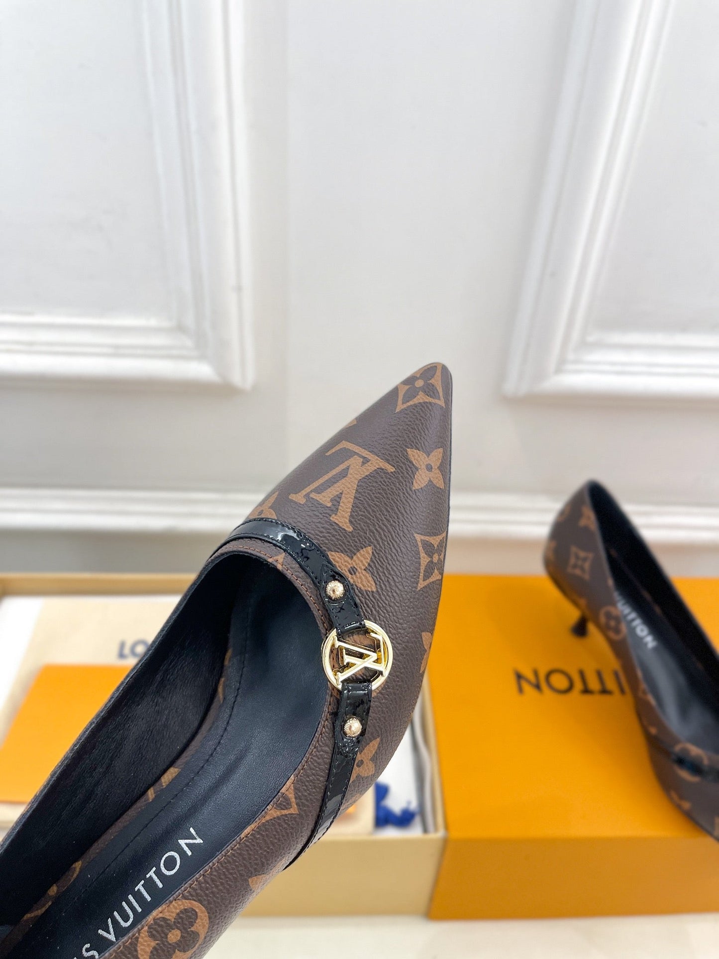 6AM HIGH PUMP 5 CM IN CHOCOLATE BROWN MONOGRAM CALFSKIN - 35