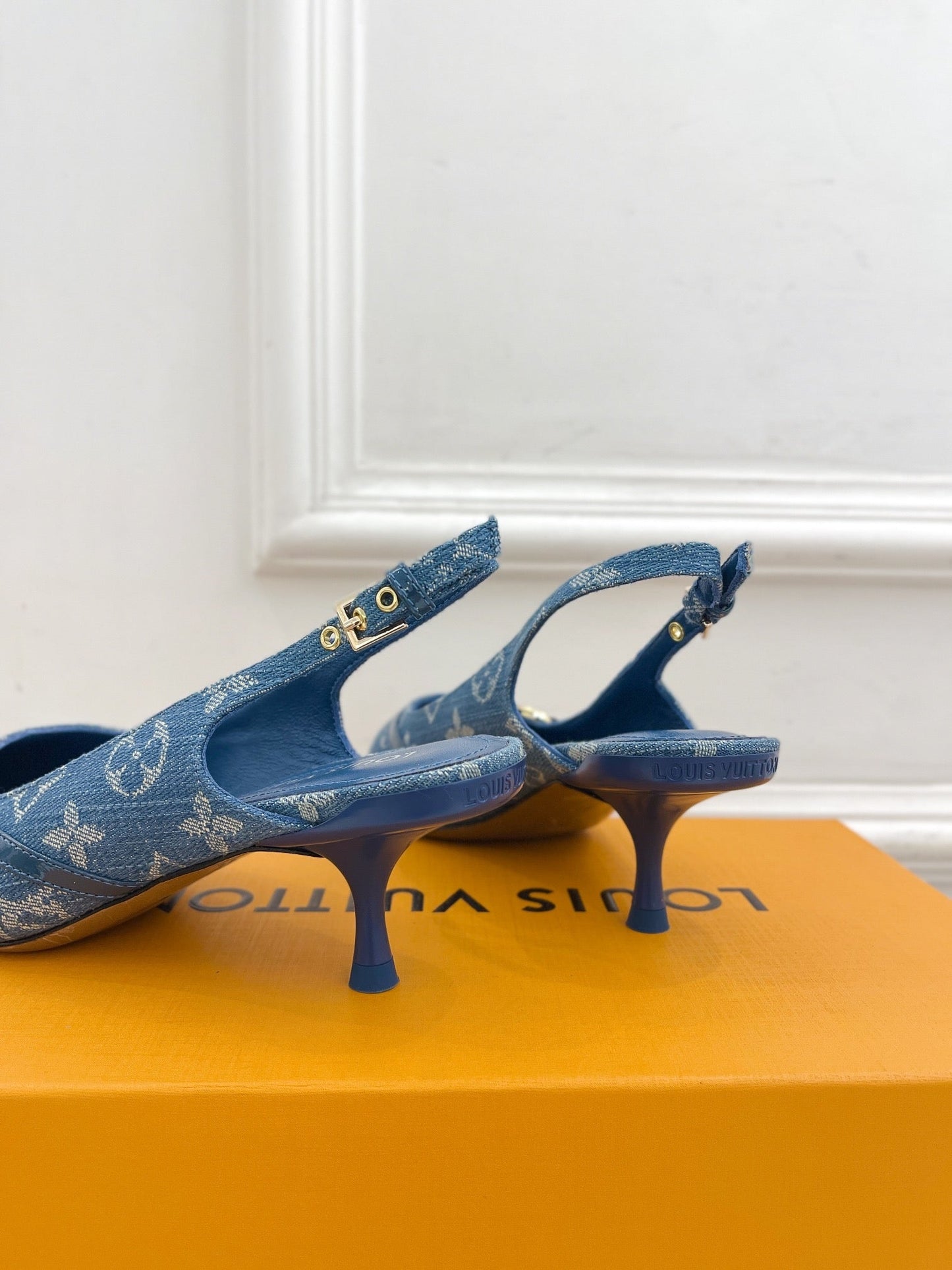HIGH SLINGBACKS 5 CM IN CLASSIC BLUE MONOGRAM DENIM FABRIC - 35