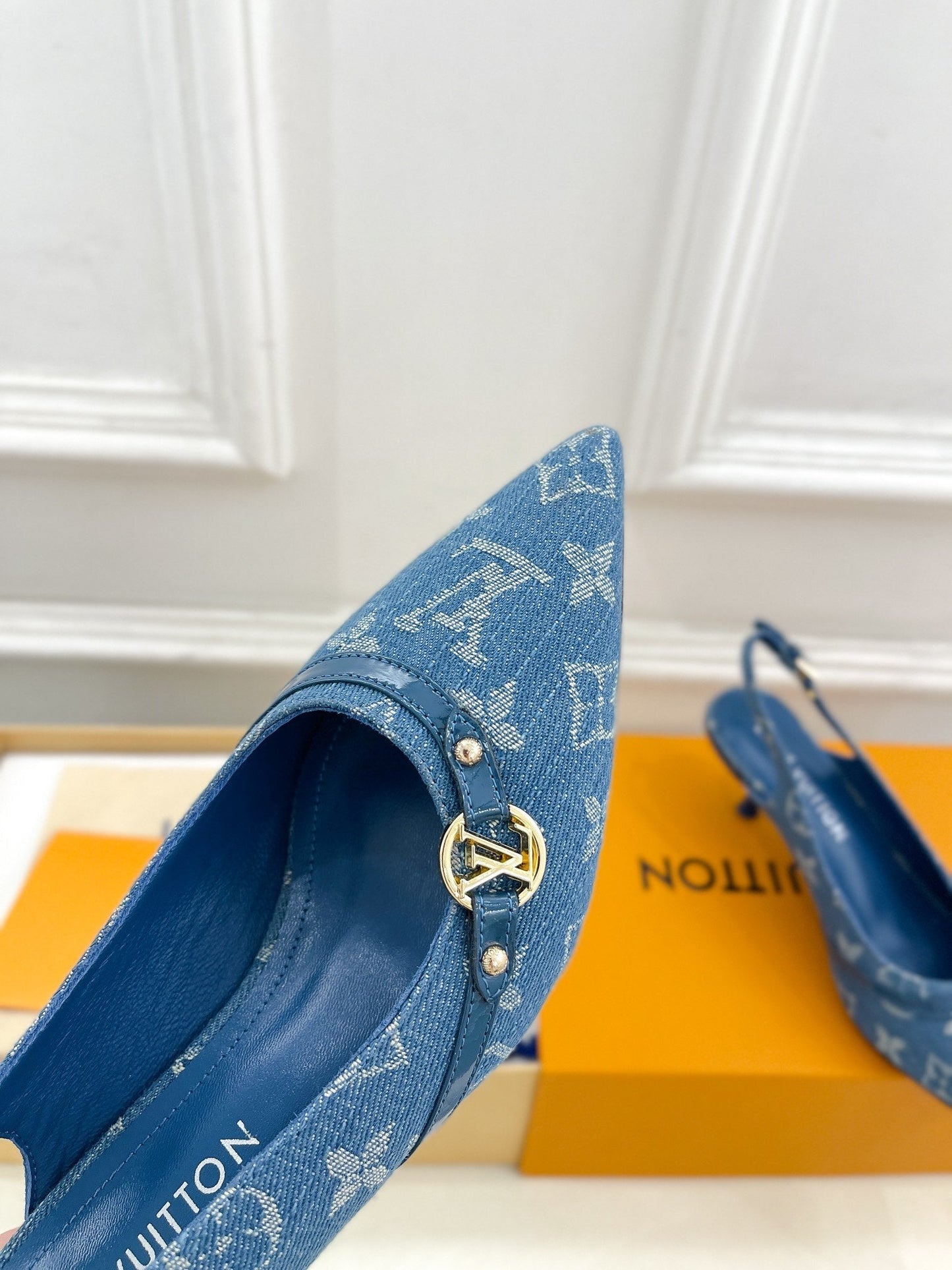 HIGH SLINGBACKS 5 CM IN CLASSIC BLUE MONOGRAM DENIM FABRIC - 35
