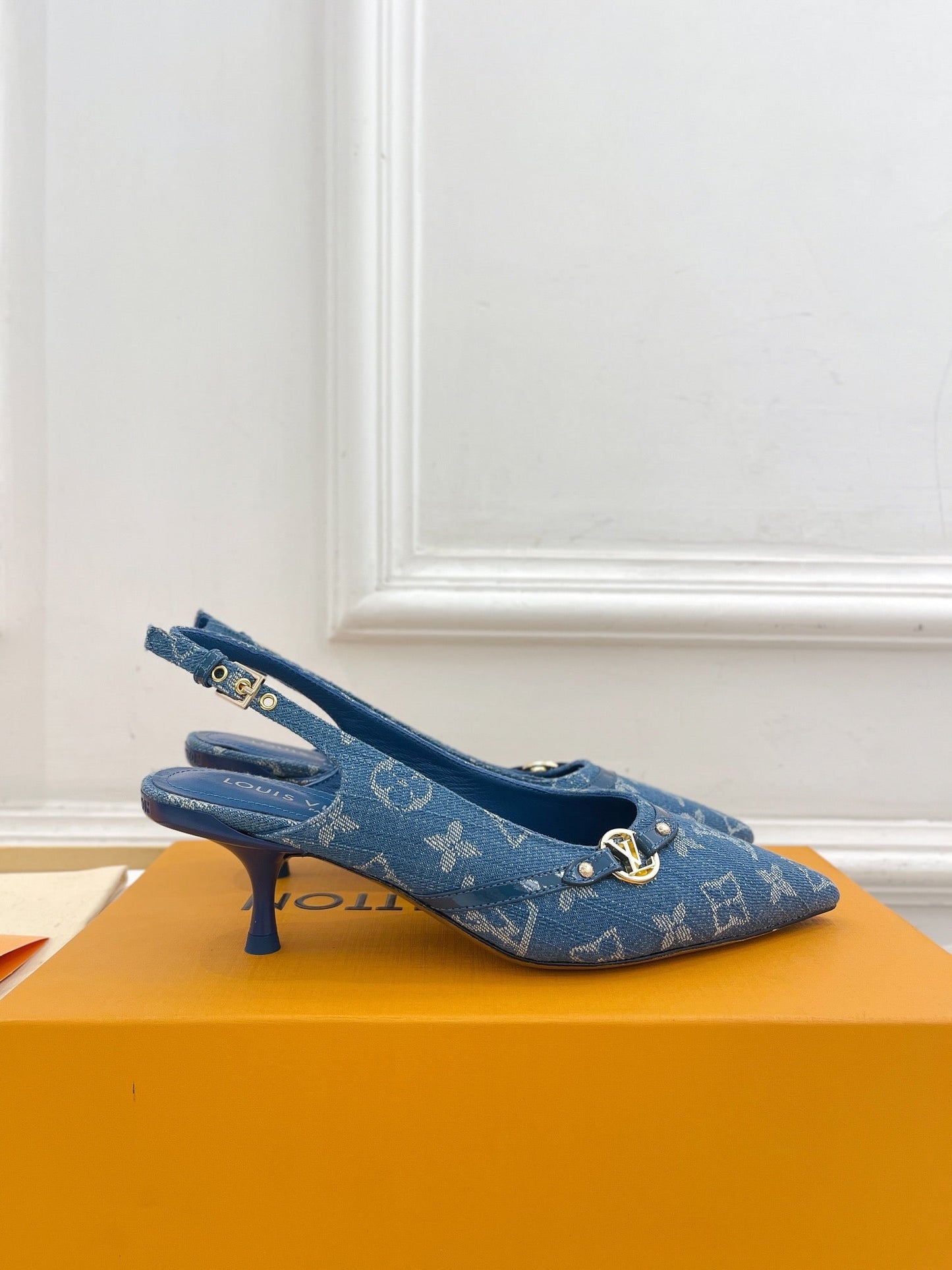 HIGH SLINGBACKS 5 CM IN CLASSIC BLUE MONOGRAM DENIM FABRIC - 35