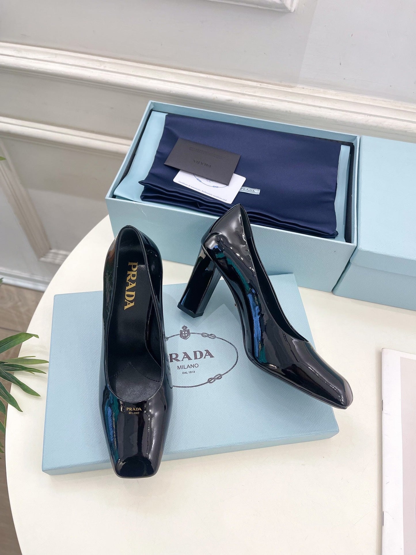 SQUARE TOE HIGH PUMPS IN BLACK GLOSSY CALFSKIN - 34