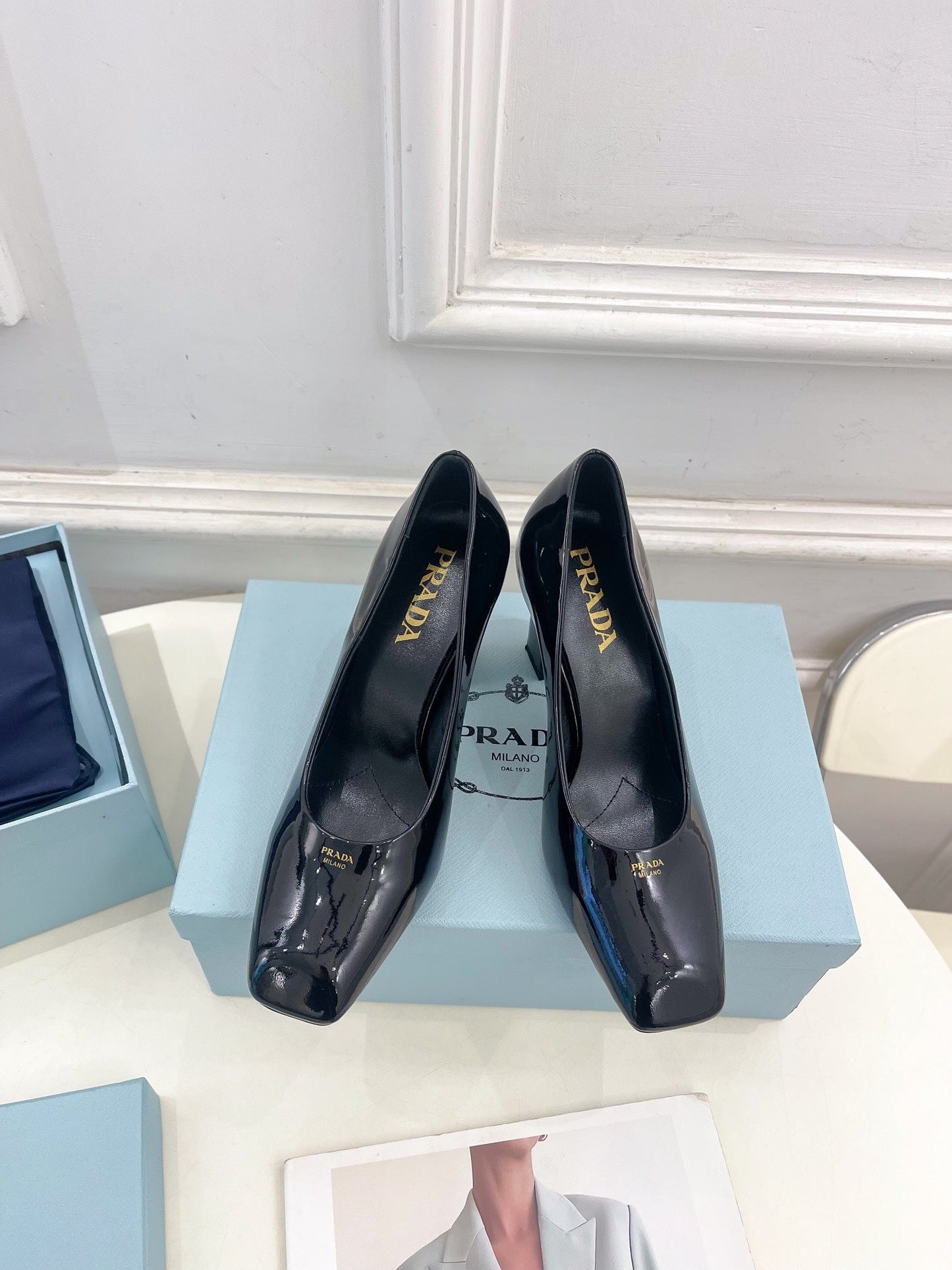 SQUARE TOE HIGH PUMPS IN BLACK GLOSSY CALFSKIN - 34