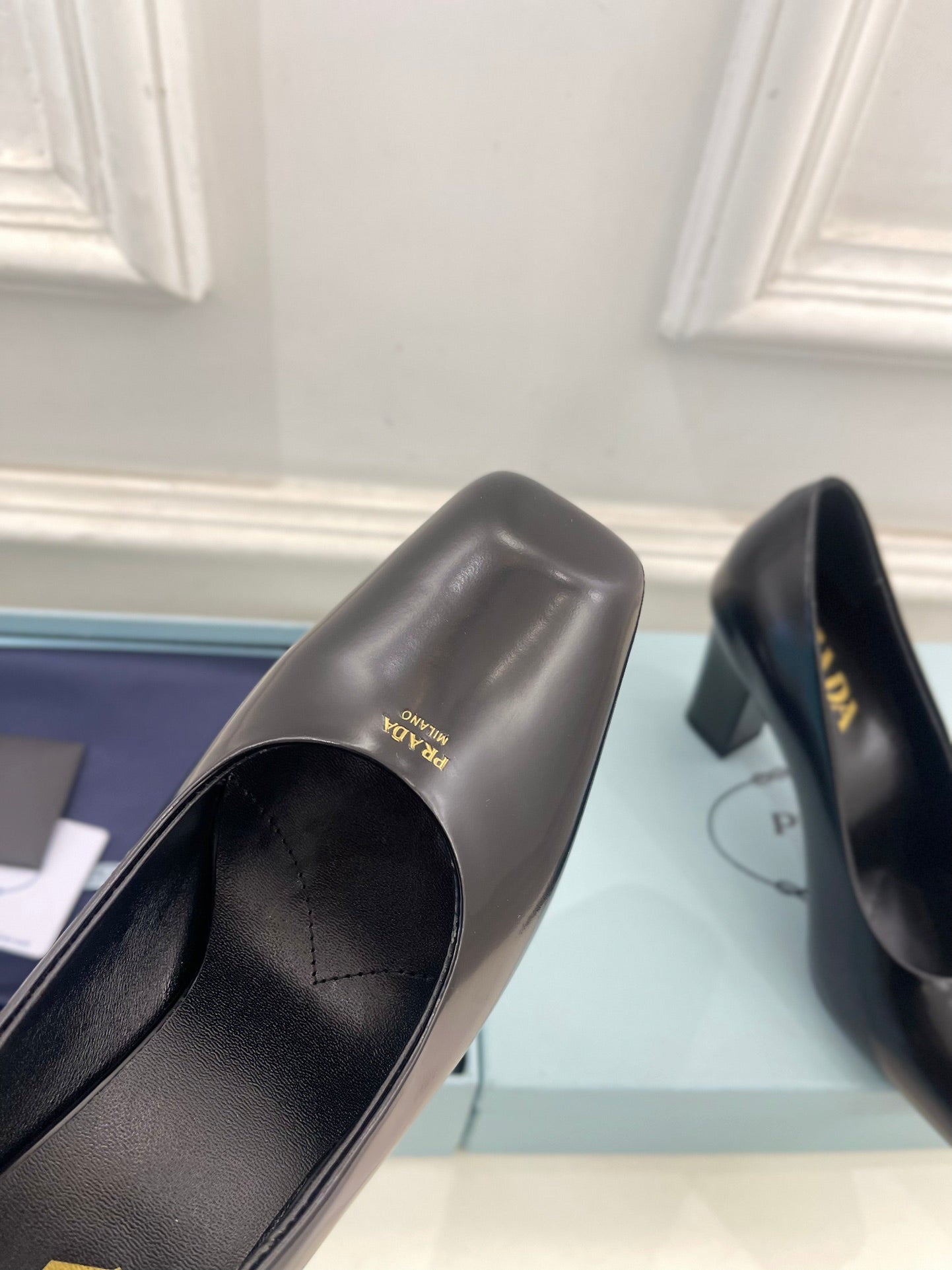 SQUARE TOE HIGH PUMPS IN BLACK SMOOTH LAMBSKIN - 34