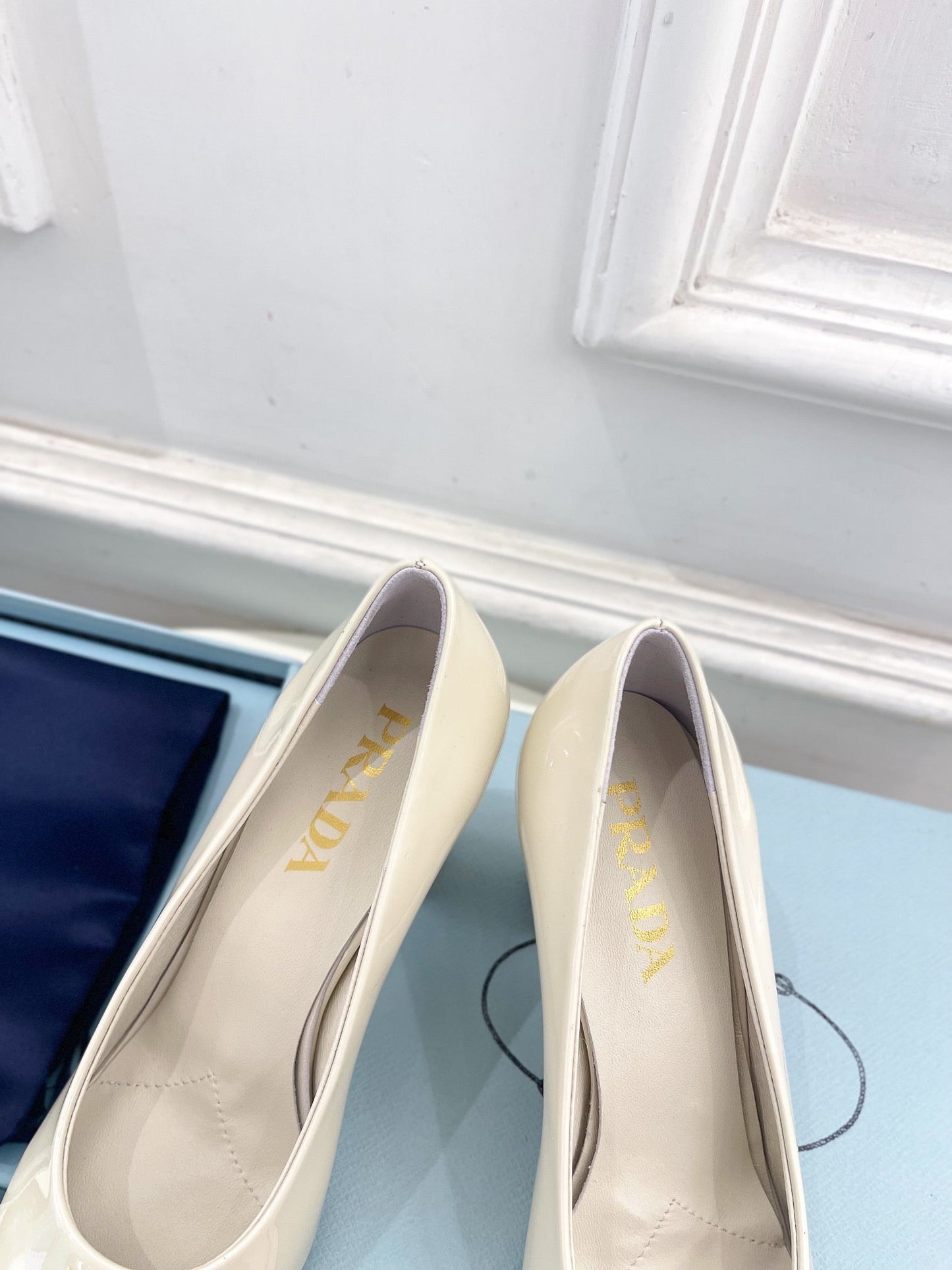 SQUARE TOE HIGH PUMPS IN WHITE GLOSSY CALFSKIN - 34