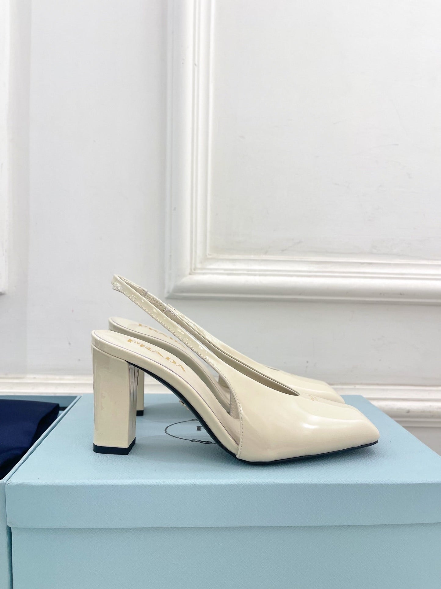 SQUARE TOE SLINGBACK PUMPS IN WHITE GLOSSY CALFSKIN - 34