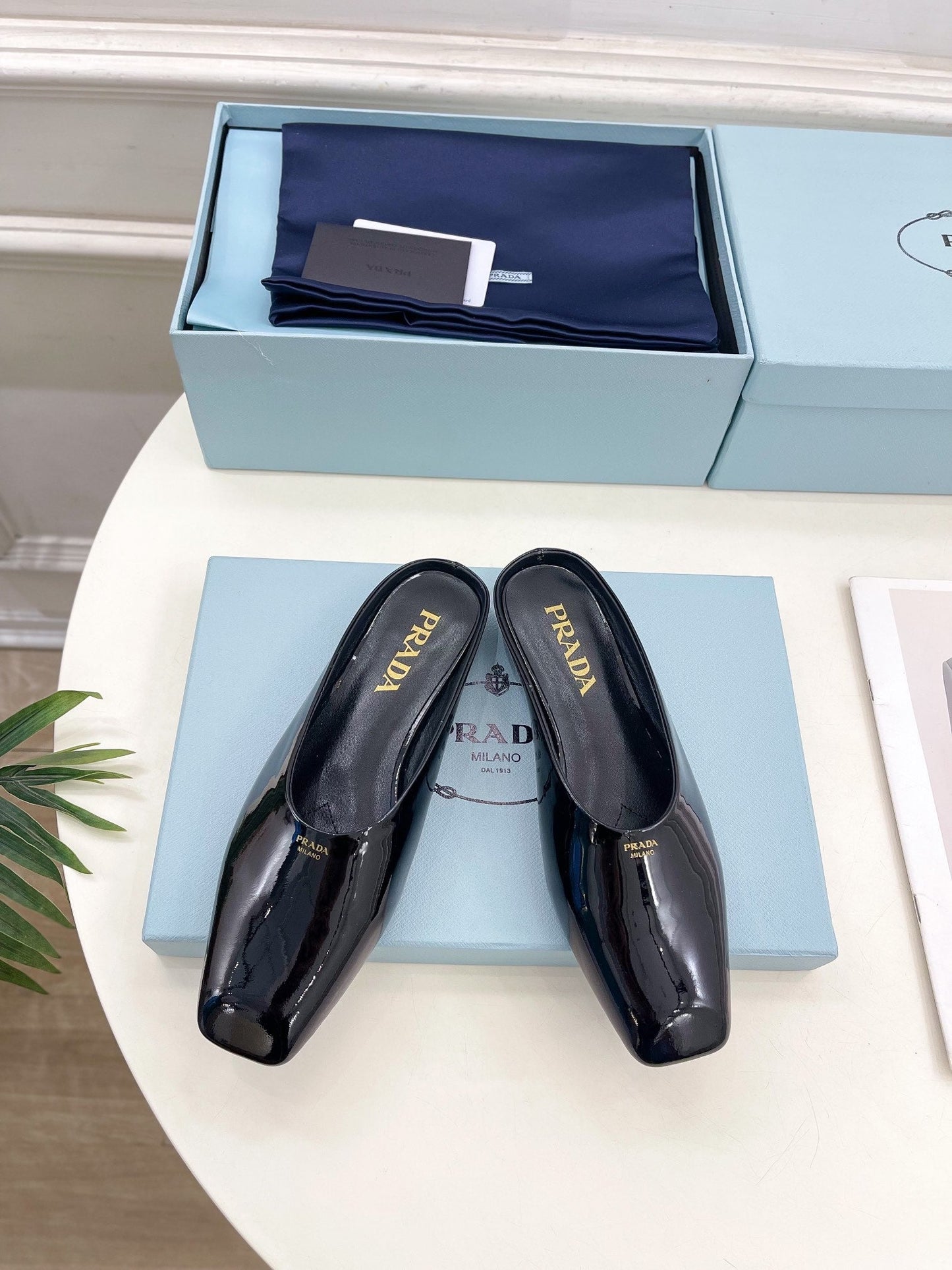 MULES SQUARE TOE IN BLACK SHINY CALFSKIN - 35