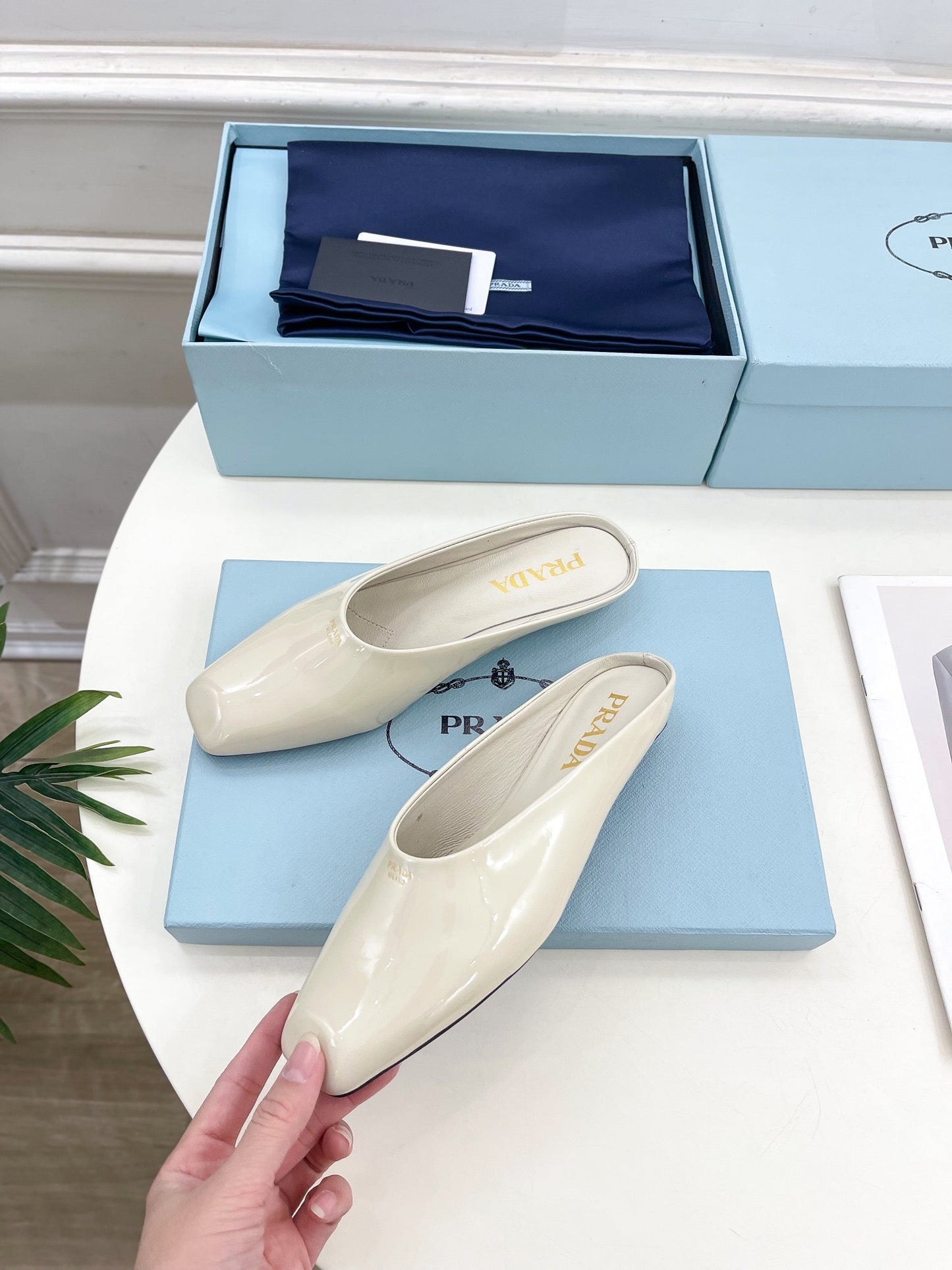 MULES SQUARE TOE IN WHITE SHINY CALFSKIN - 35
