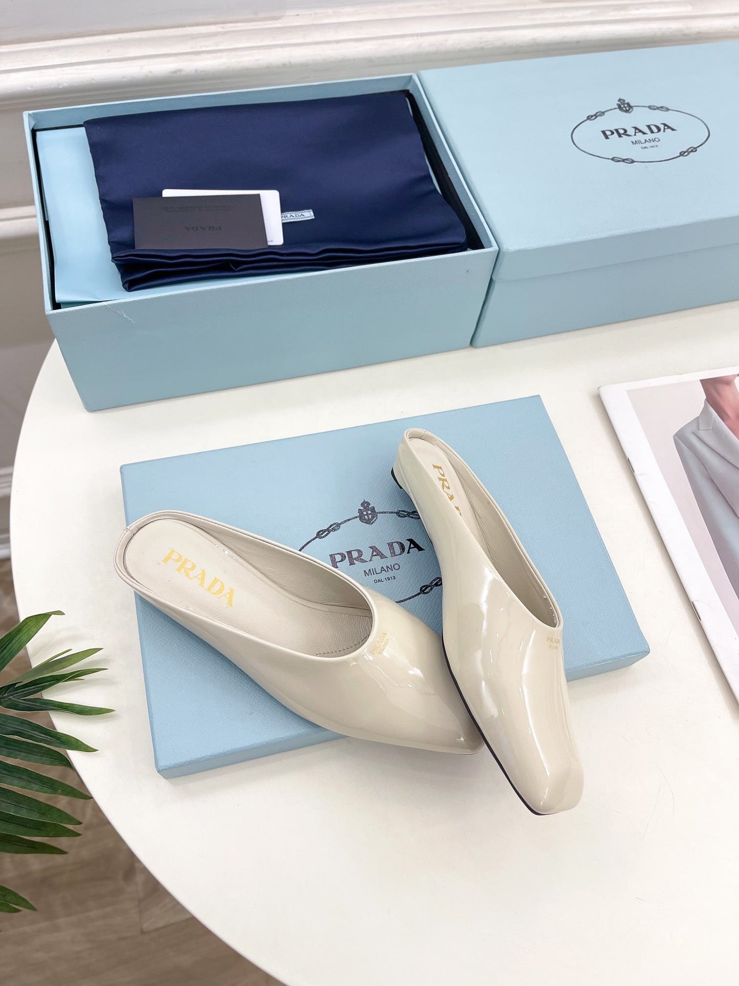 MULES SQUARE TOE IN WHITE SHINY CALFSKIN - 35