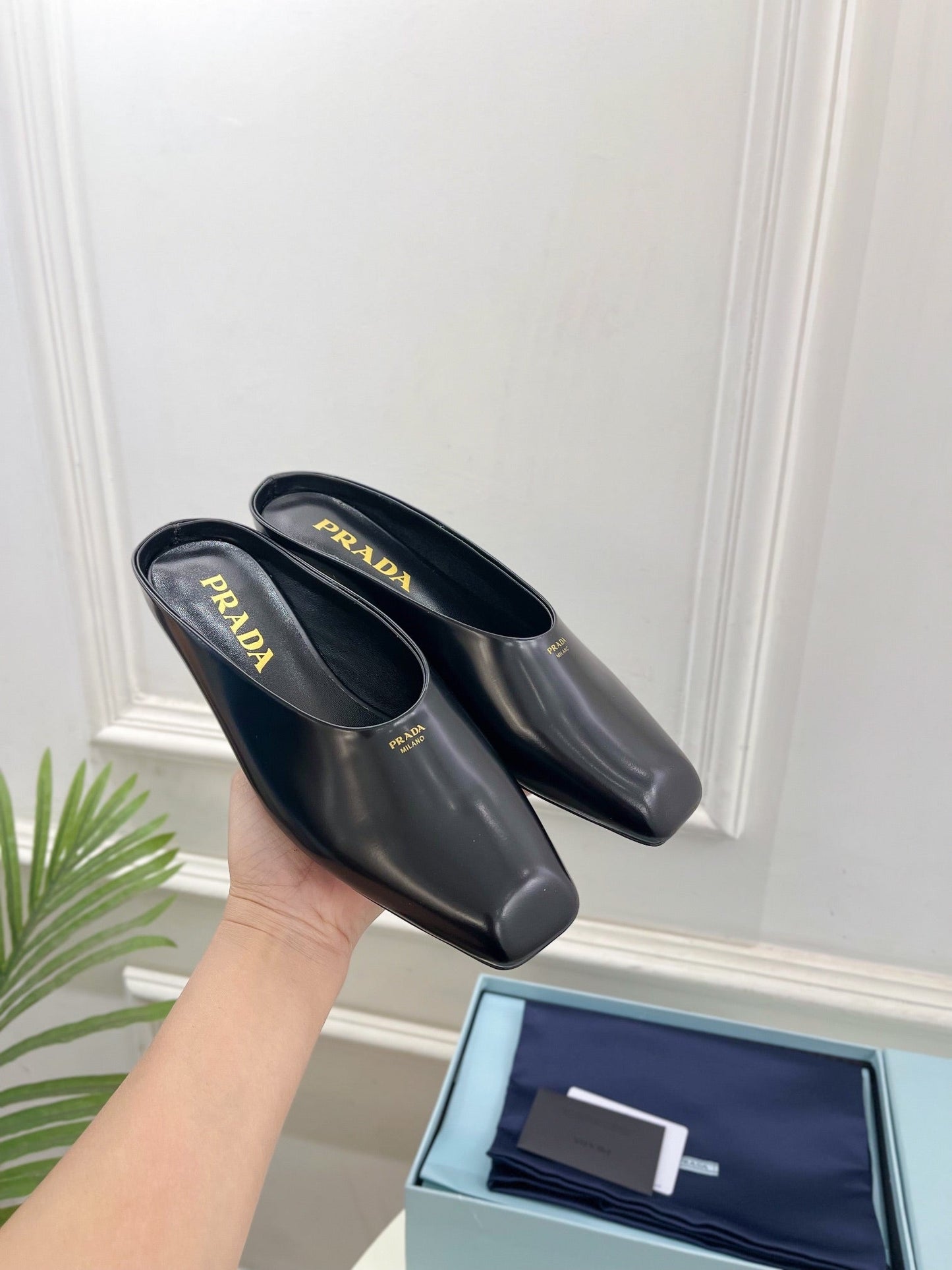 MULES SQUARE TOE IN BLACK SMOOTH LAMBSKIN - 35