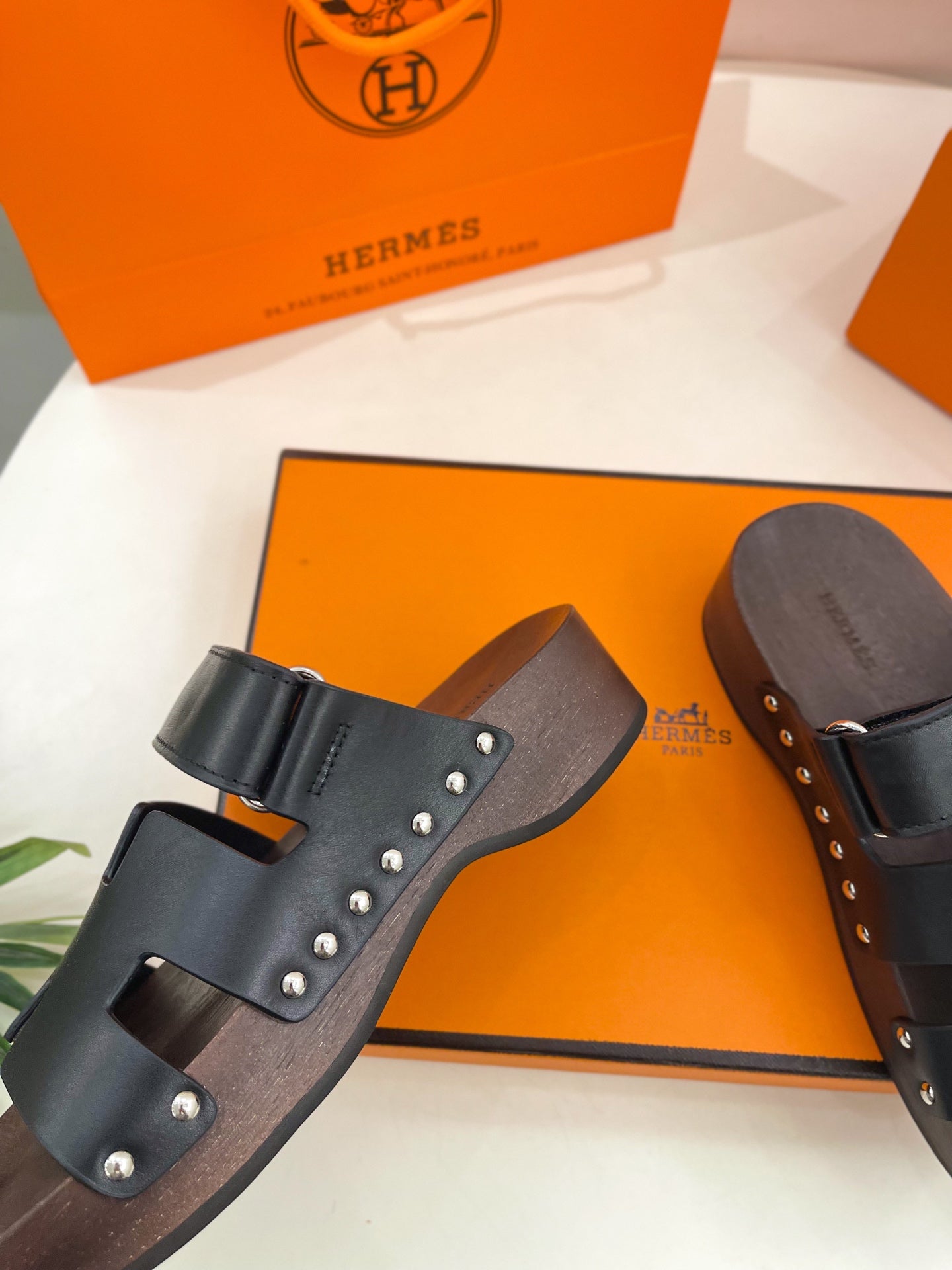 KOS CLOG IN BLACK CALFSKIN - 35