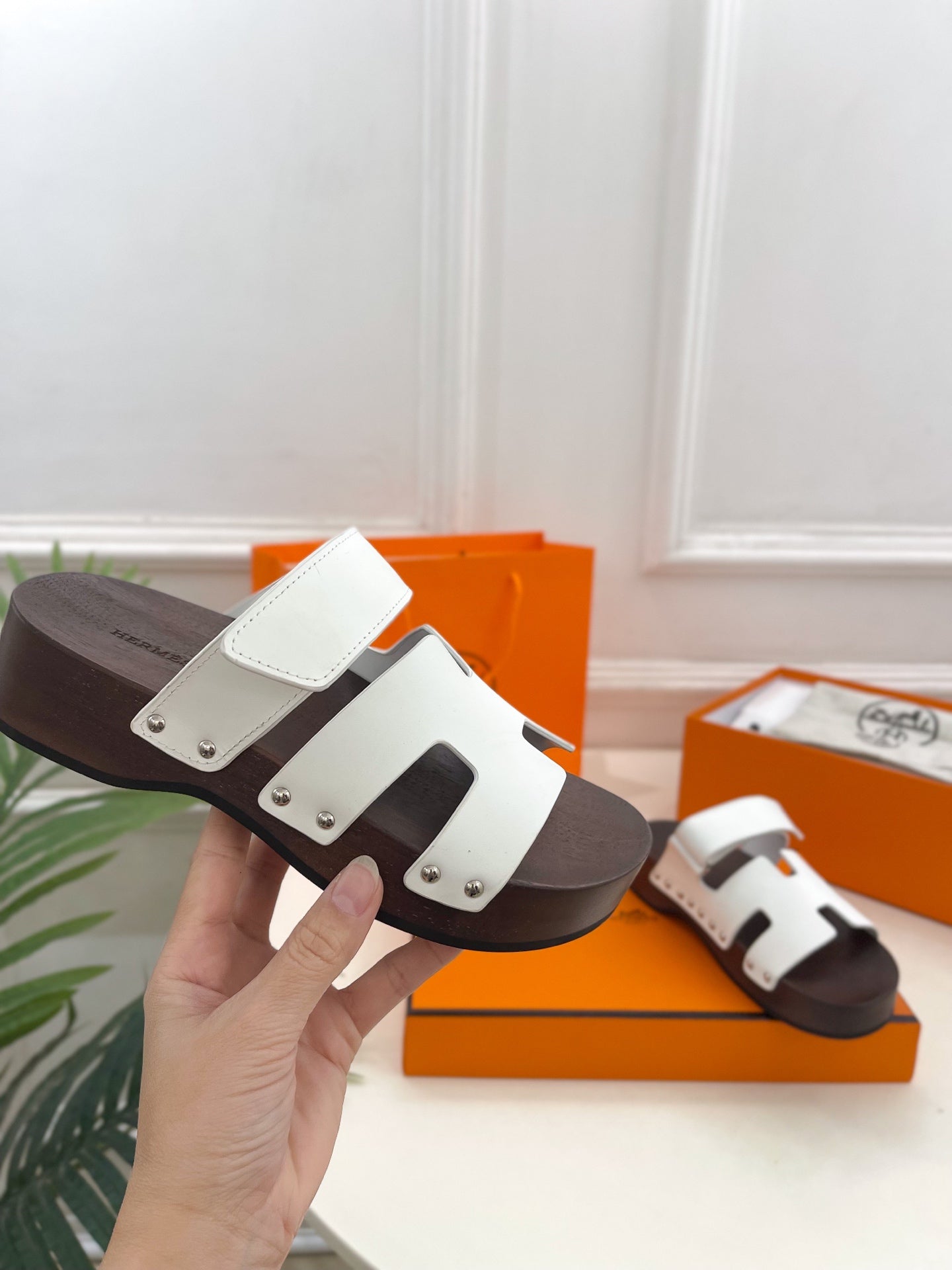 KOS CLOG IN WHITE CALFSKIN - 35