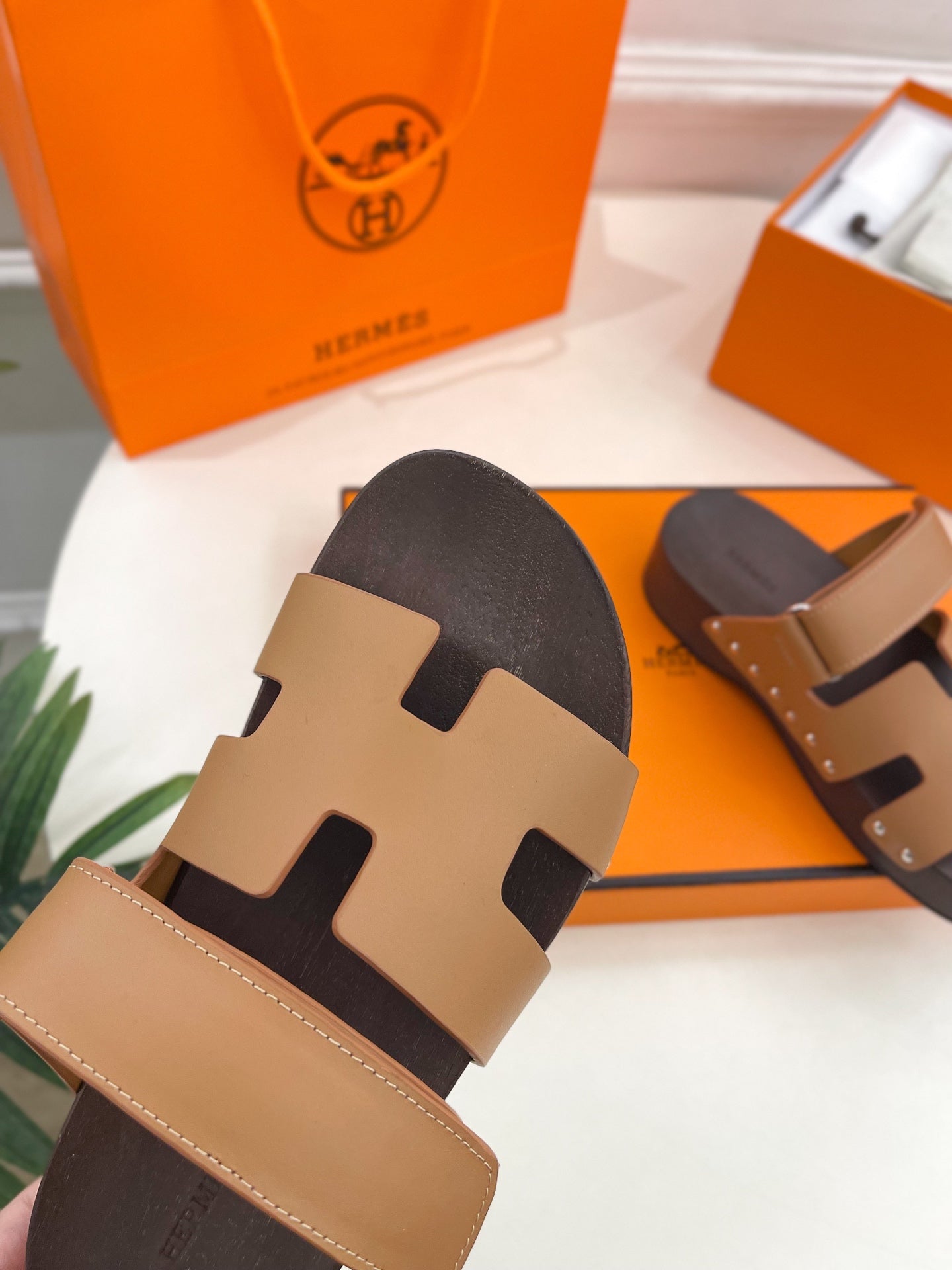 KOS CLOG IN PEANUT BROWN CALFSKIN - 35