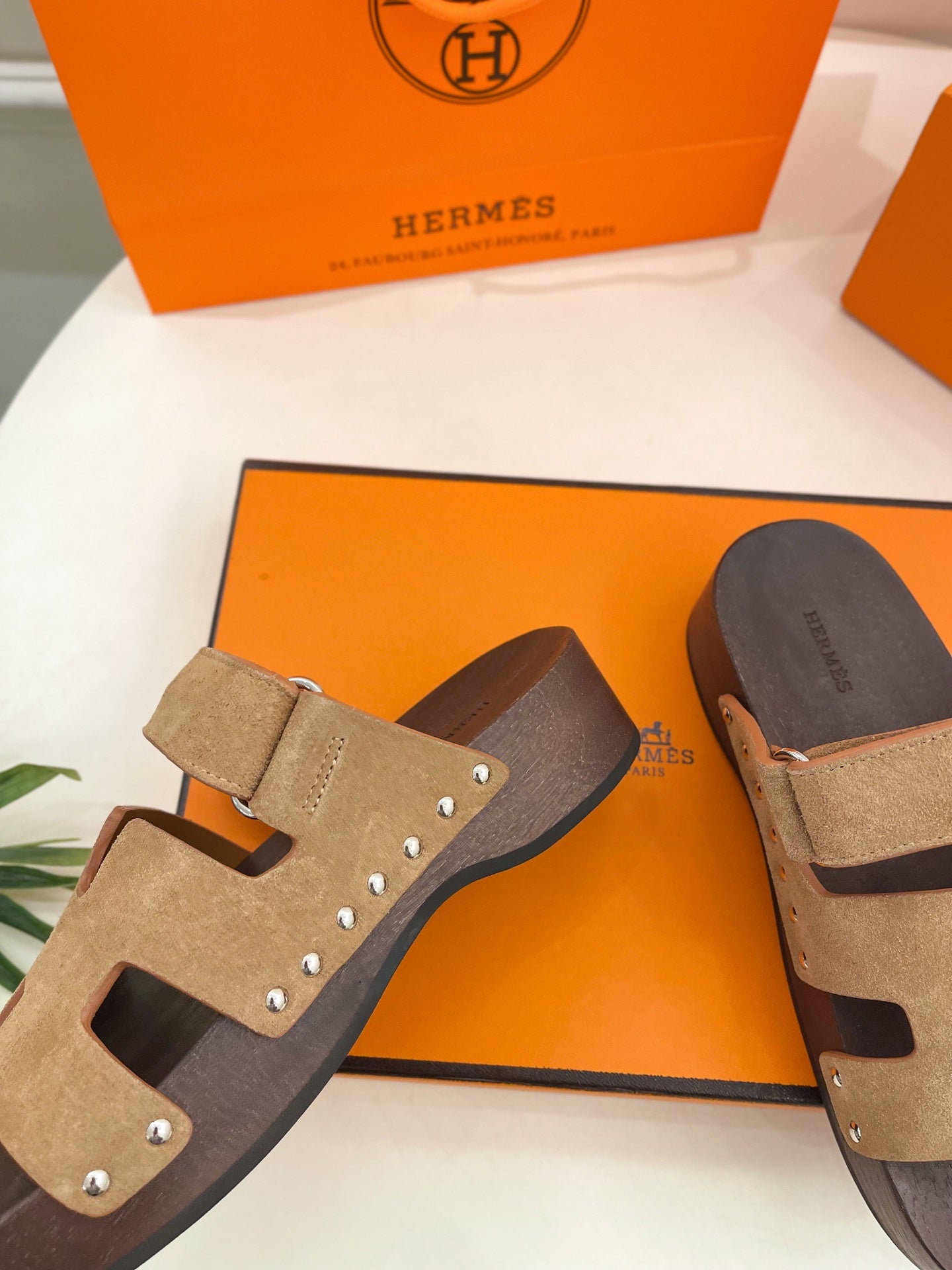 KOS CLOG IN PEANUT BROWN SUEDE - 35