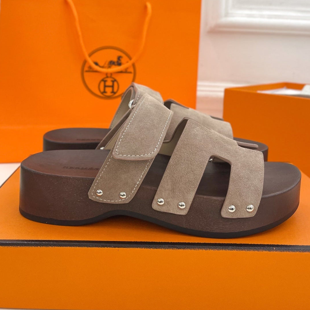 KOS CLOG IN KHAKI BROWN SUEDE - 35